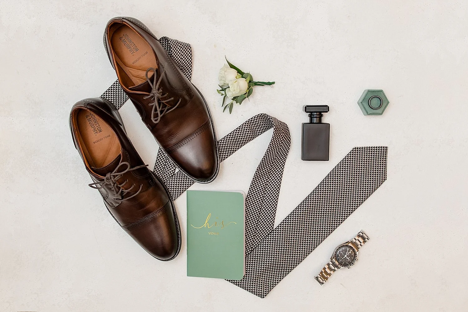  groom wedding details 