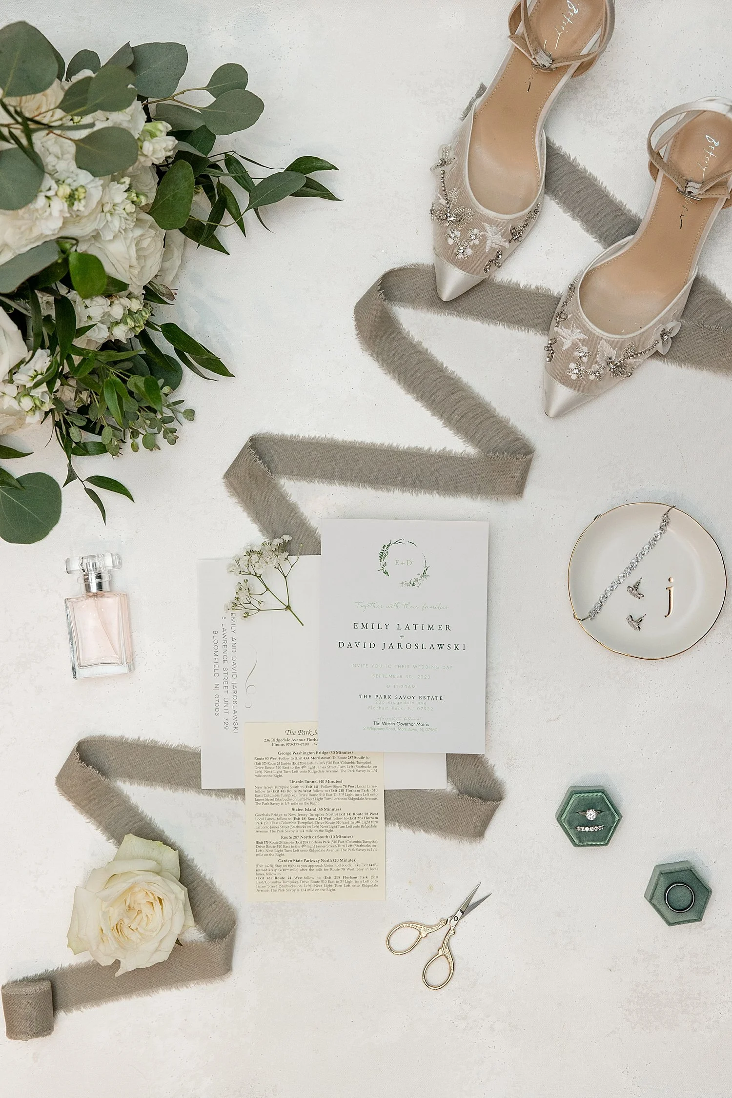  Bridal wedding details  