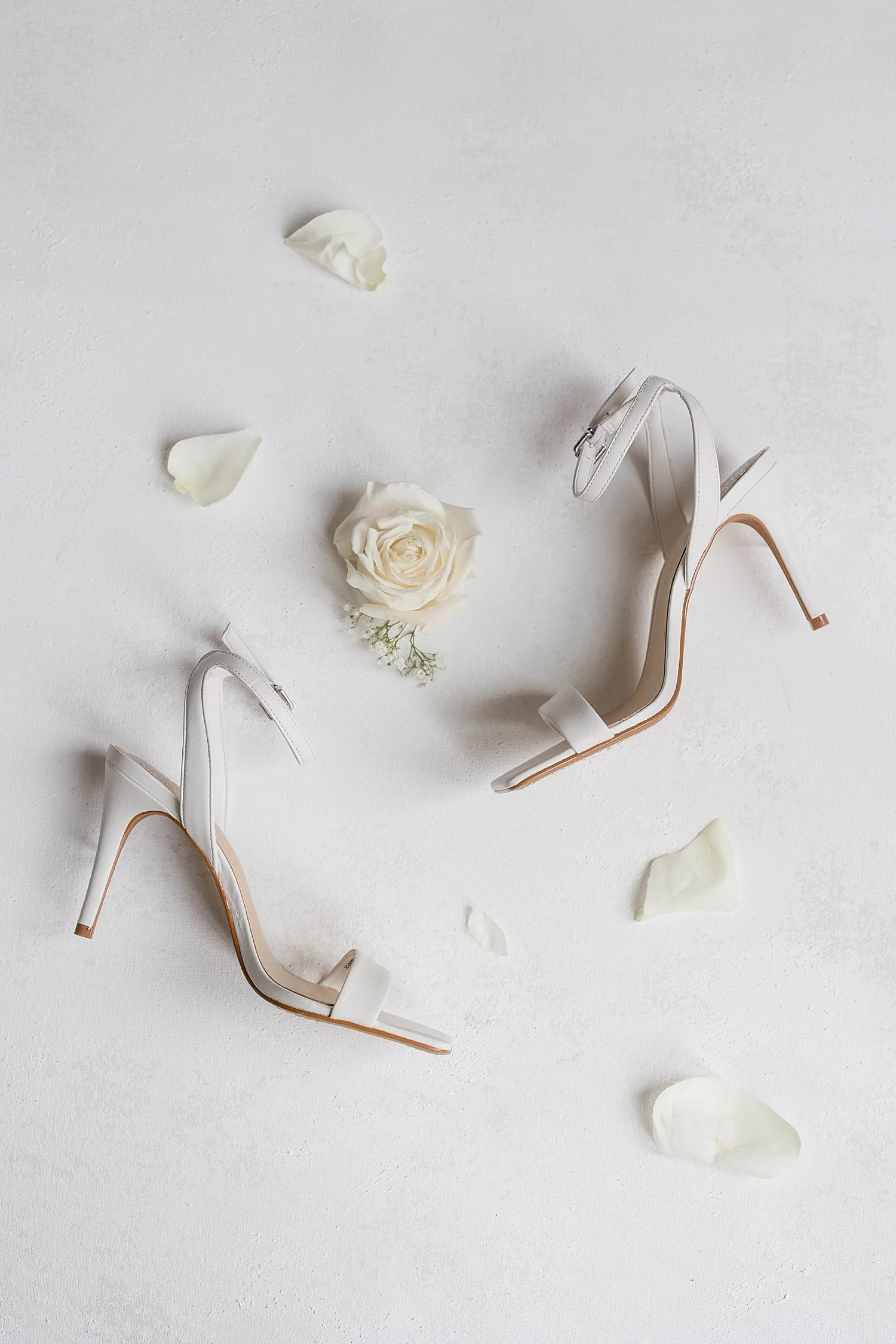  bride’s wedding shoes  
