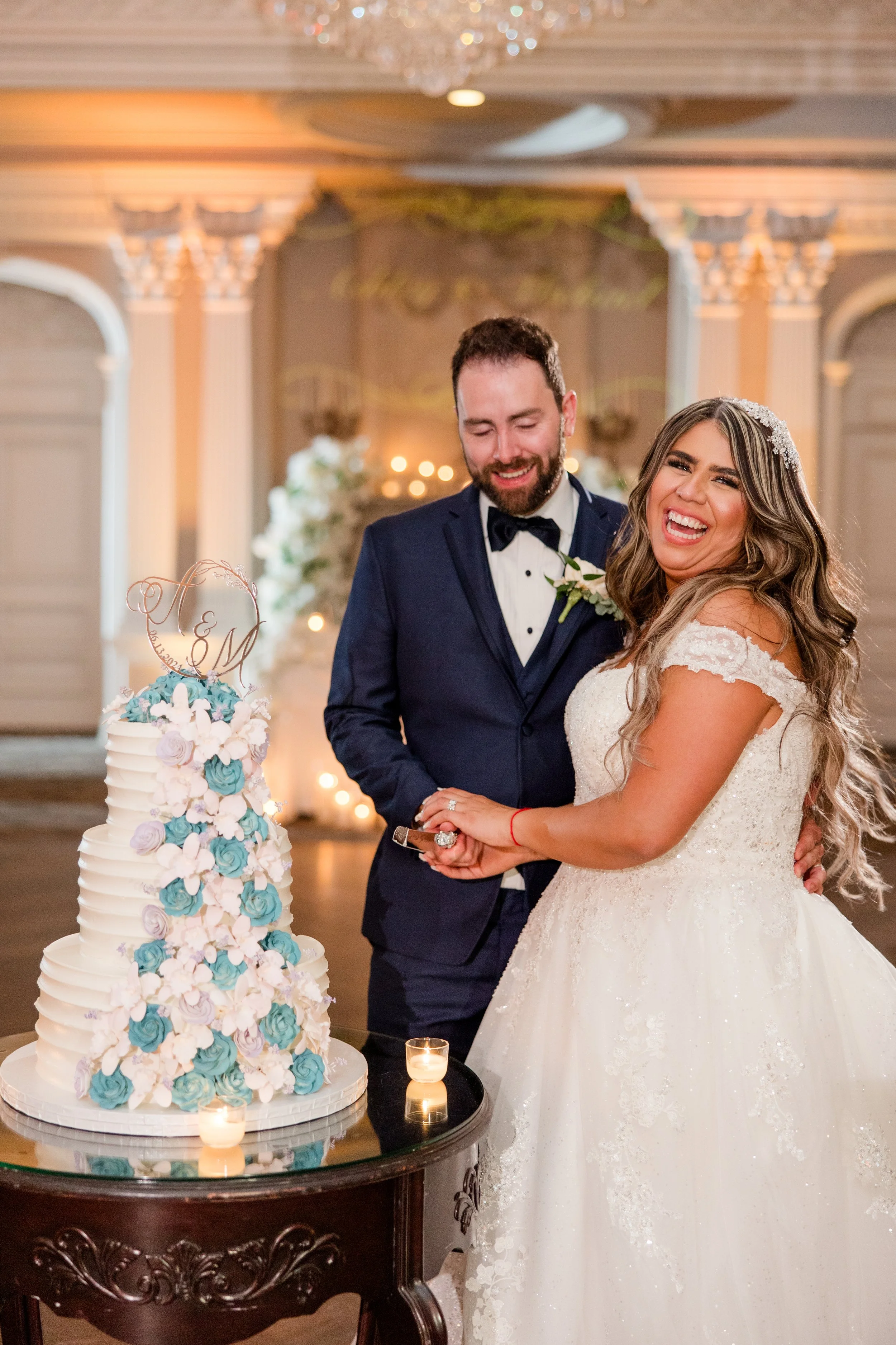 Cutting the cake photo at The Park Savoy Estate in Florham Park, NJ by Jessica Anne Photography