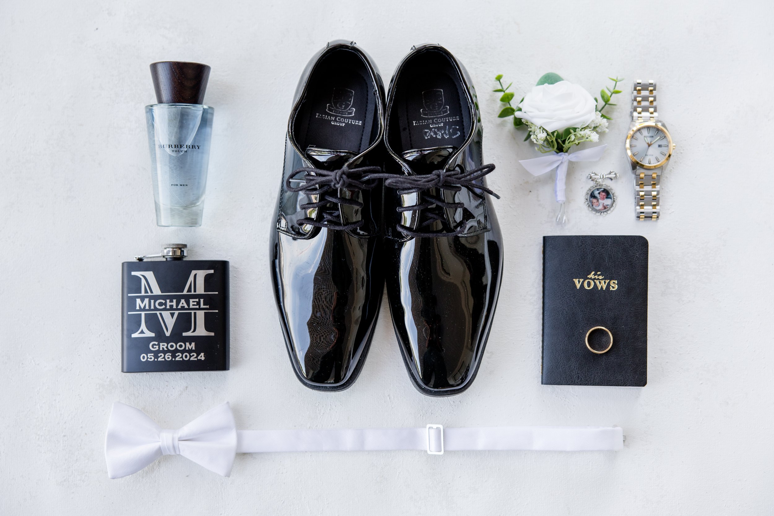 Groom accessory details photo by New Jersey Wedding Photographer, Jessica Anne