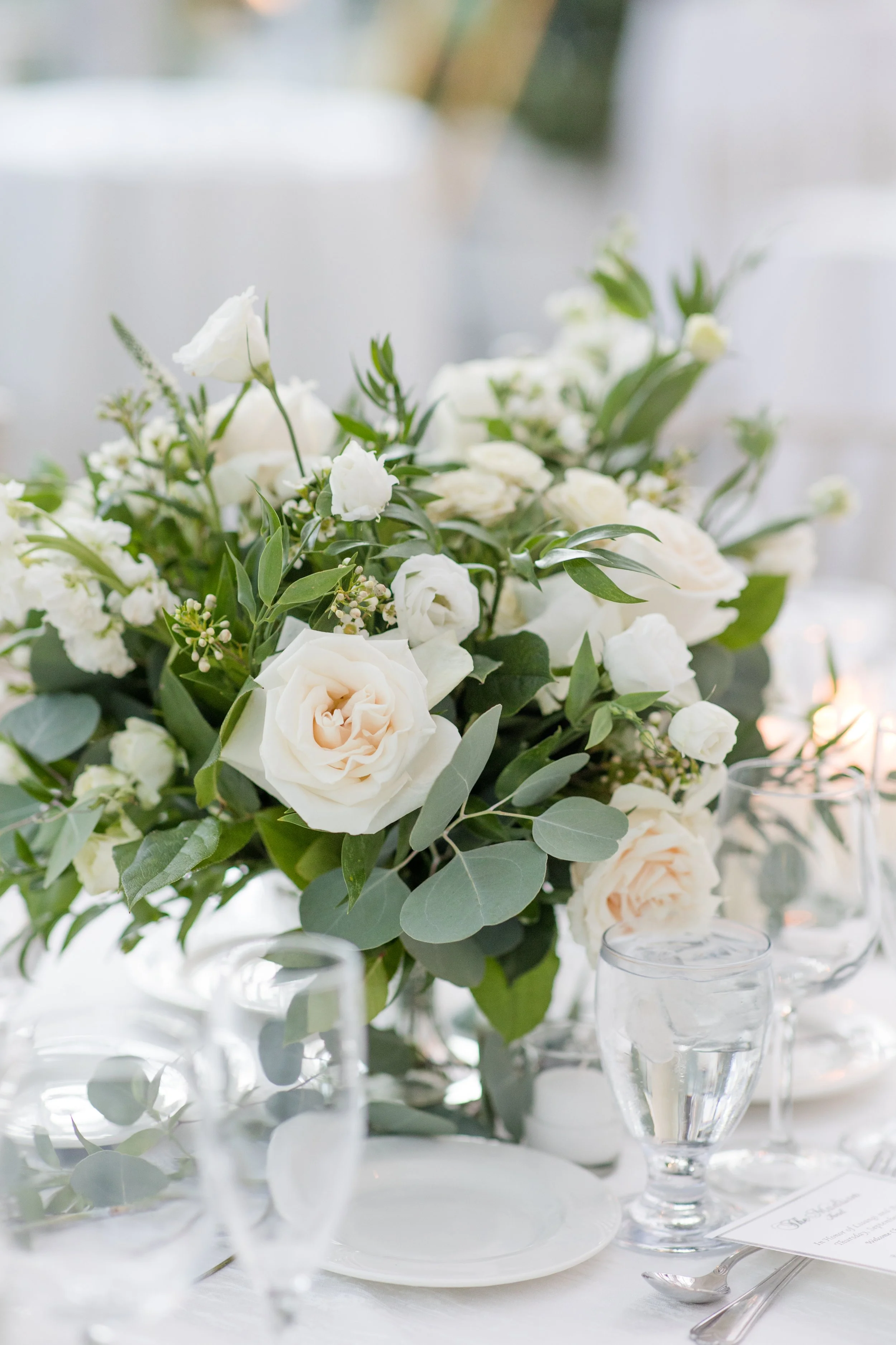 Center piece table setting details photo by NJ wedding photographer Jessica Anne Photography