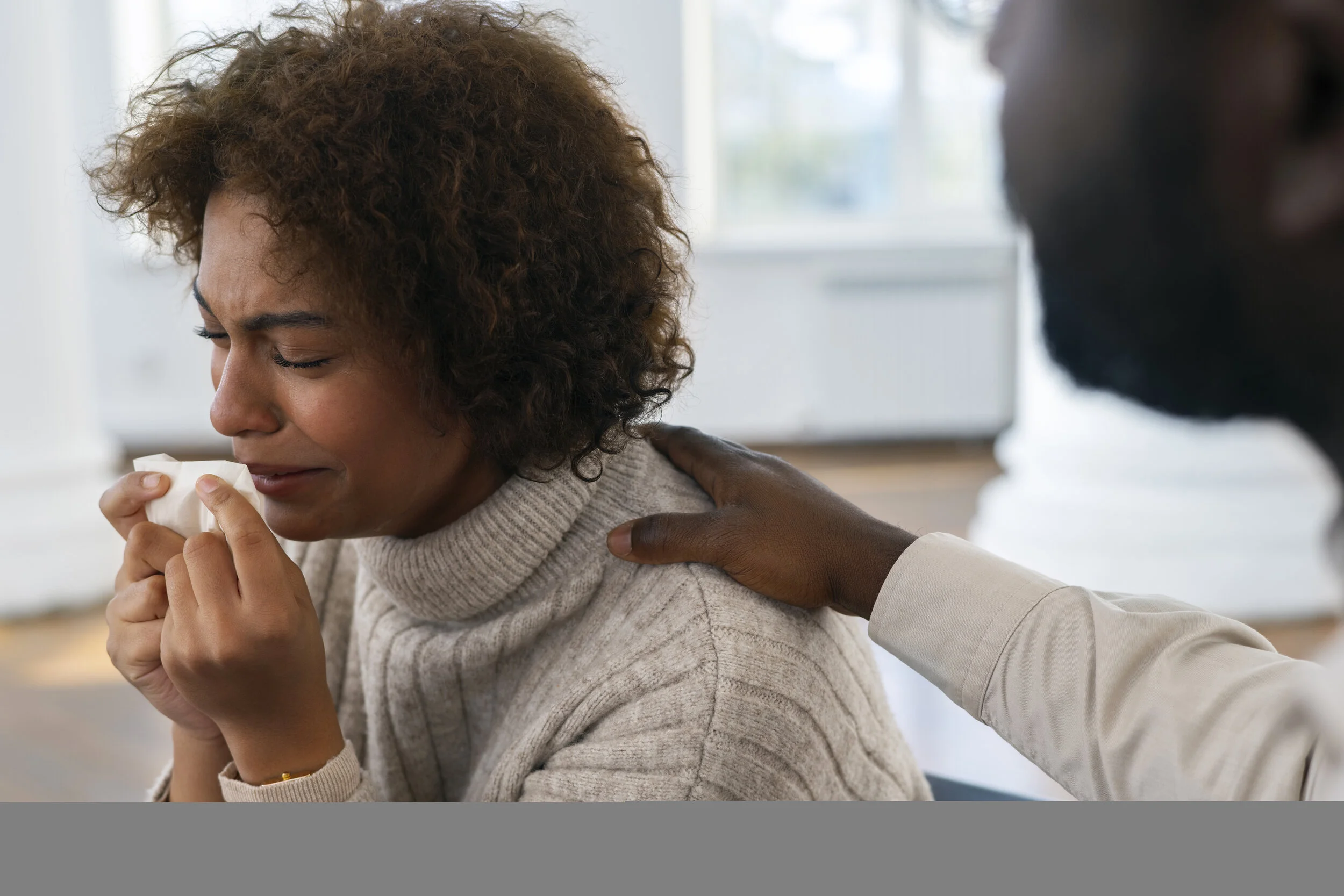 Sharing feelings regarding emotional trauma with therapist