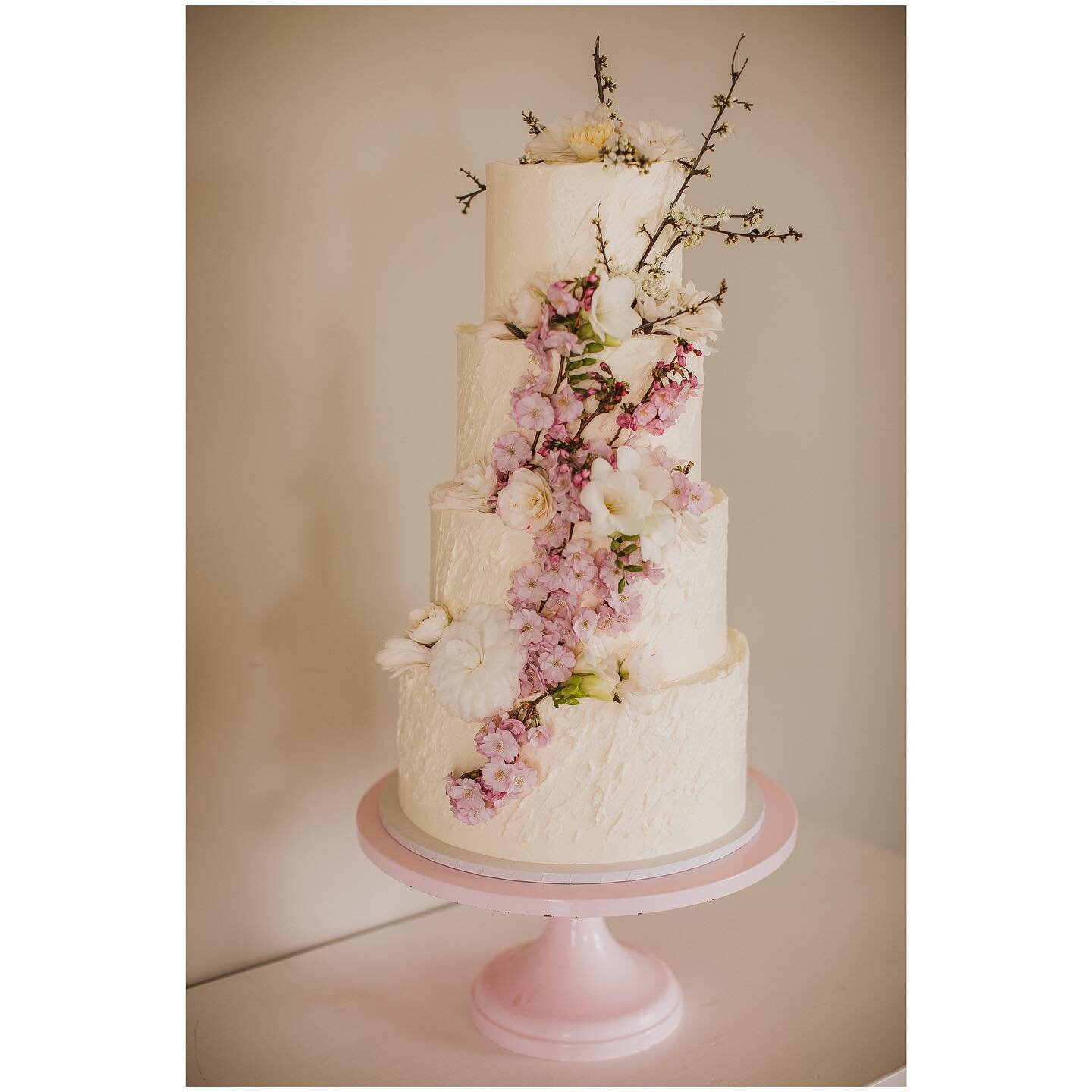 Anyone looking to hire cake stands? We have many soon to be added to our stock including this pink Melanie one.