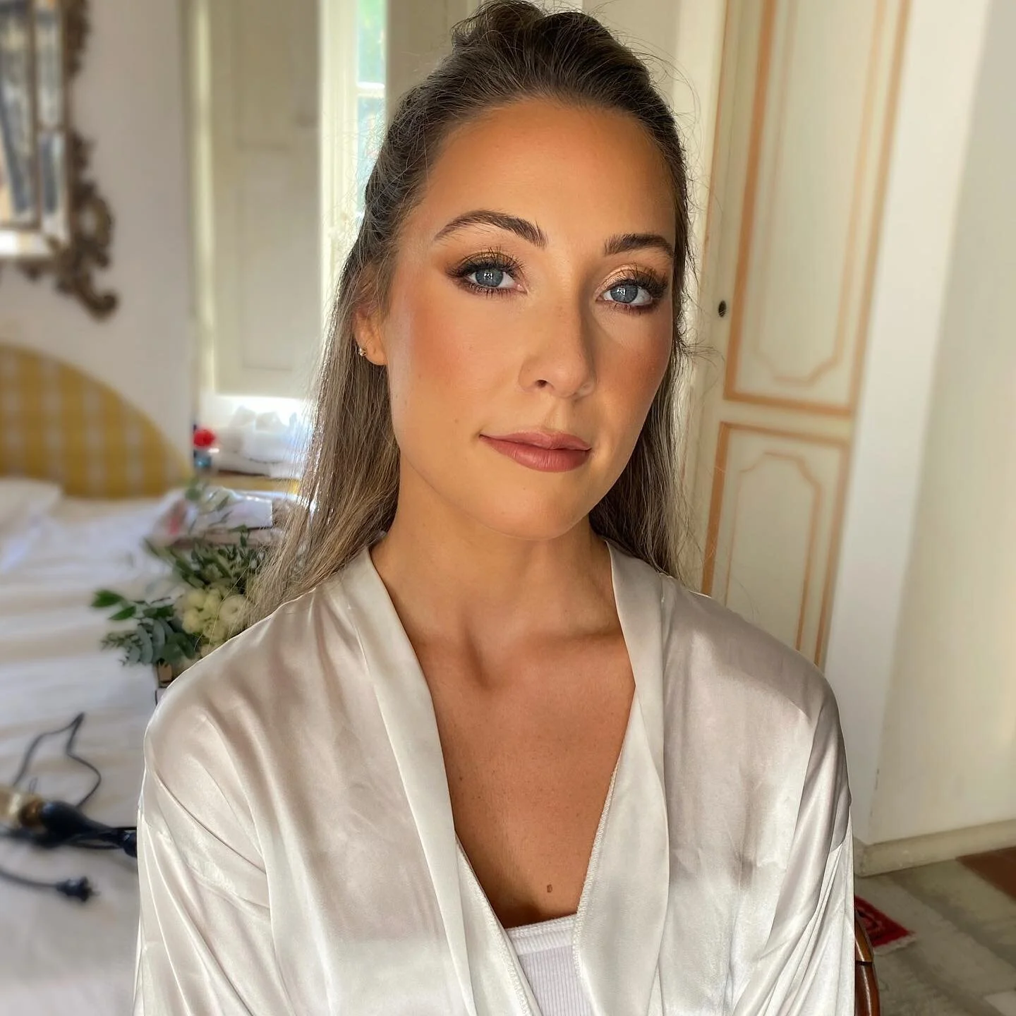 And just like that I am back from Italy! Here&rsquo;s the wedding day look on my beautiful destination bride Taylor! 🇮🇹❤️ 
&bull;
Doing Taylor&rsquo;s bridal makeup in Florence was the most amazing experience, an absolute dream! I am feeling so gra