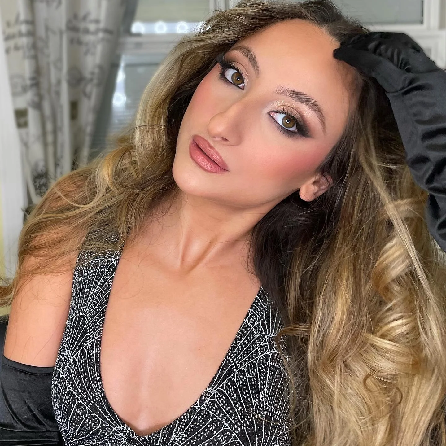 Getting ready to step into the New Year like&hellip; swipe to see the reality of how I&rsquo;m feeling 😂
&bull;
NYE Makeup appointments are available but limited! Who wants this glam for their NYE festivities?! Email in bio to book your spot! ✨