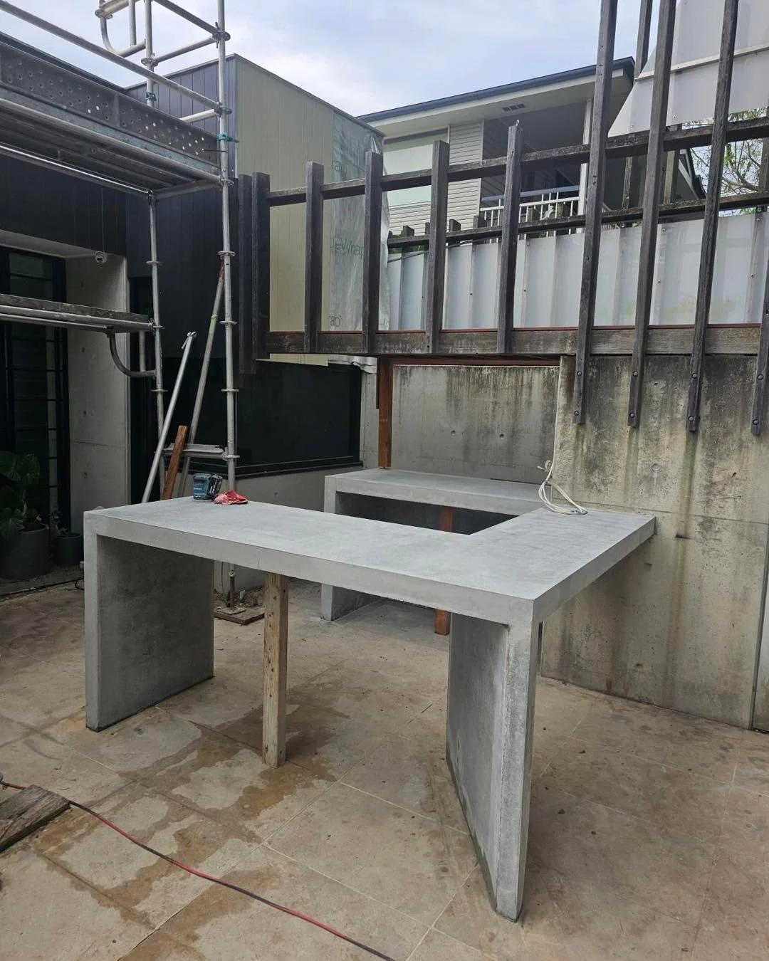 Form meets function with this slick outdoor bench install for Pacific Constructions. Designed to handle the elements and built to last&mdash;just how we like it. 💪

#concretebench #outdoorbench #pacificconstructions #customconcrete #exteriordesign #