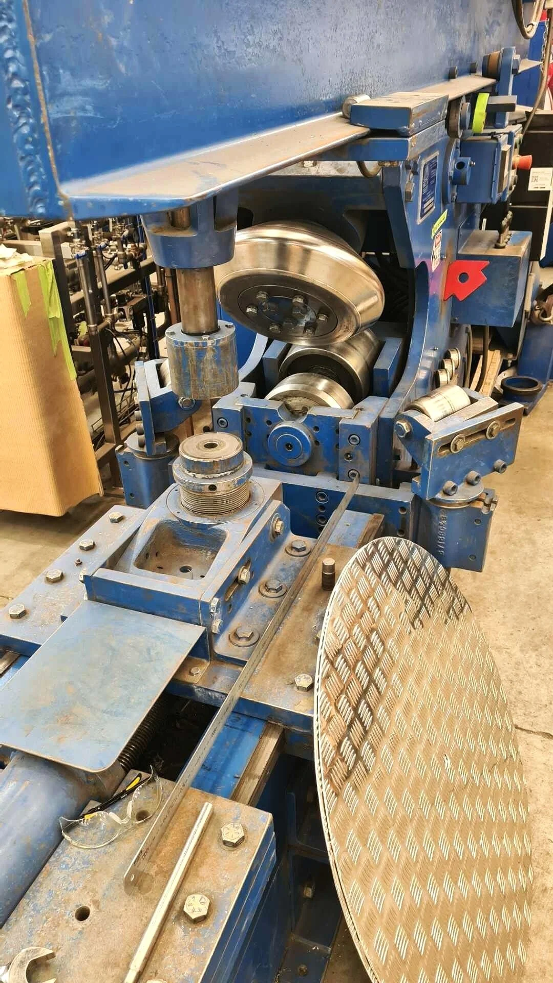 Knuckling | Discover steel solutions — Get in touch — ETECH