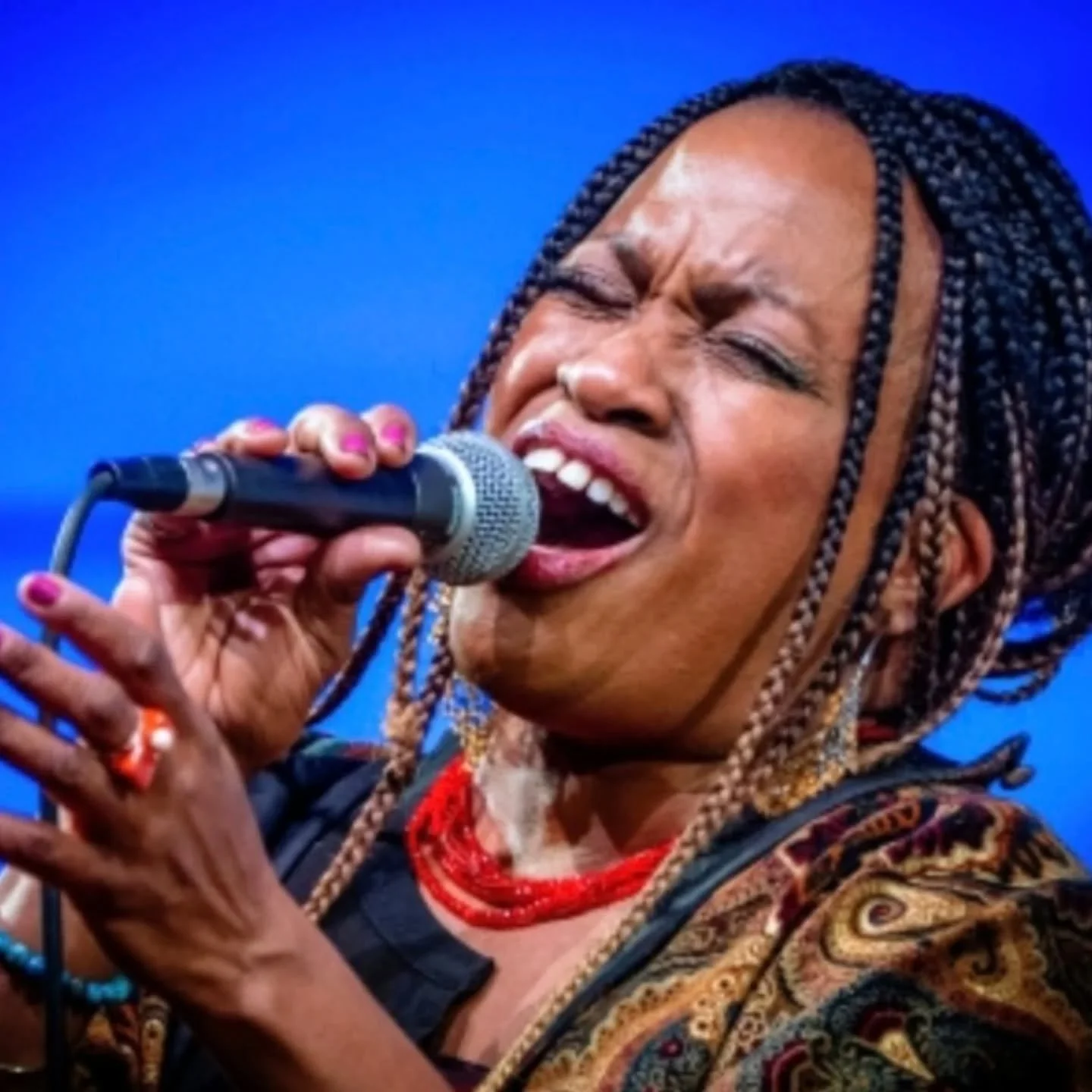 🎶 This Saturday night at Stillpoint, don't miss a truly special evening with the incomparable vocalist Theresa Thomason, and internationally acclaimed pianist Joel A. Martin. They'll make your heart soar... Tickets thru link in our bio. 
.
.
#martha