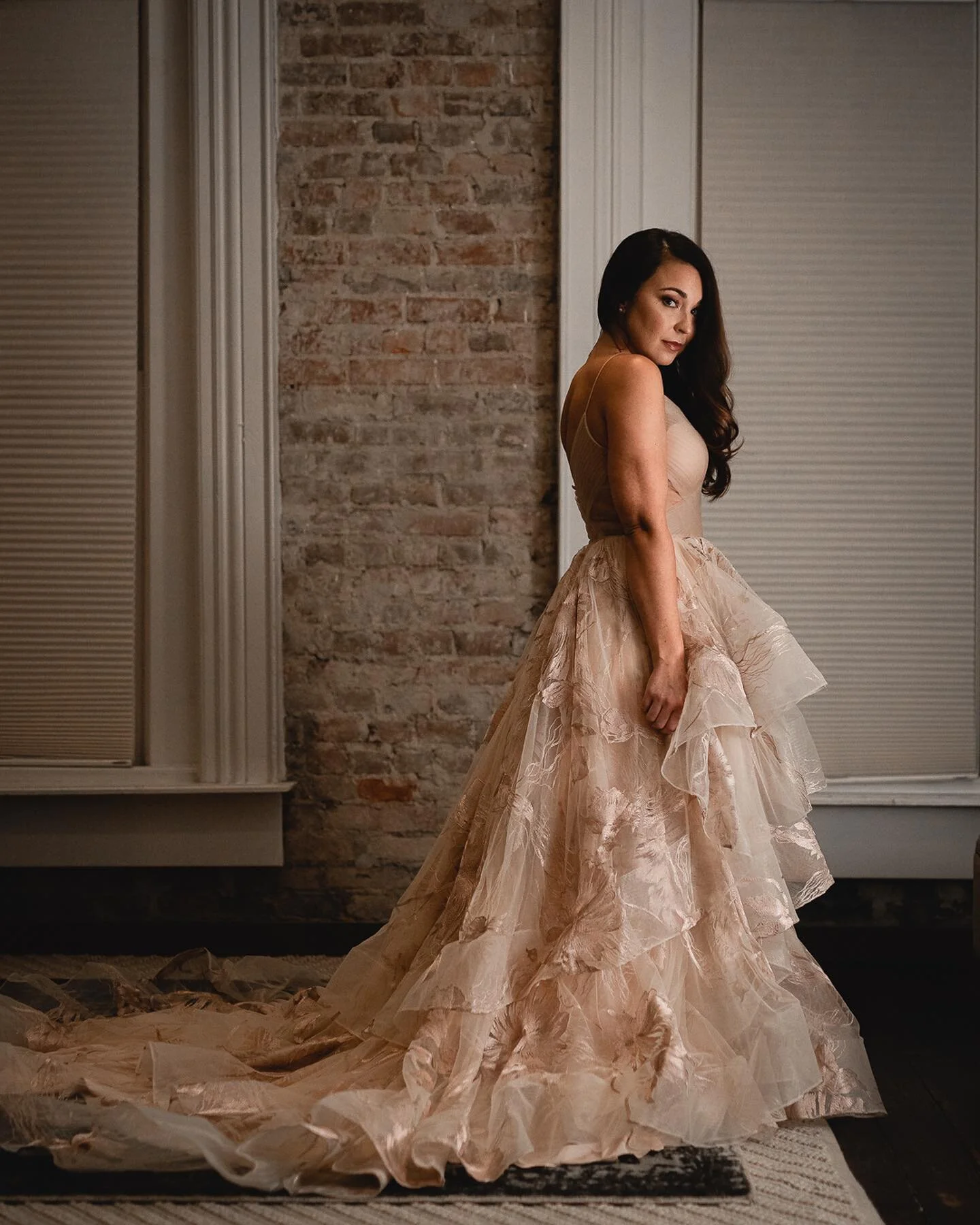 I&rsquo;ve been wanting to do a shoot with Mandy in a huge dress for 1000 years and it finally happened and it&rsquo;s a VIBE⠀
⠀
💁🏻&zwj;♀️: @mandy_copp ⠀
💅🏻: @baileycoleofficial 💃🏻: @oliazavozina