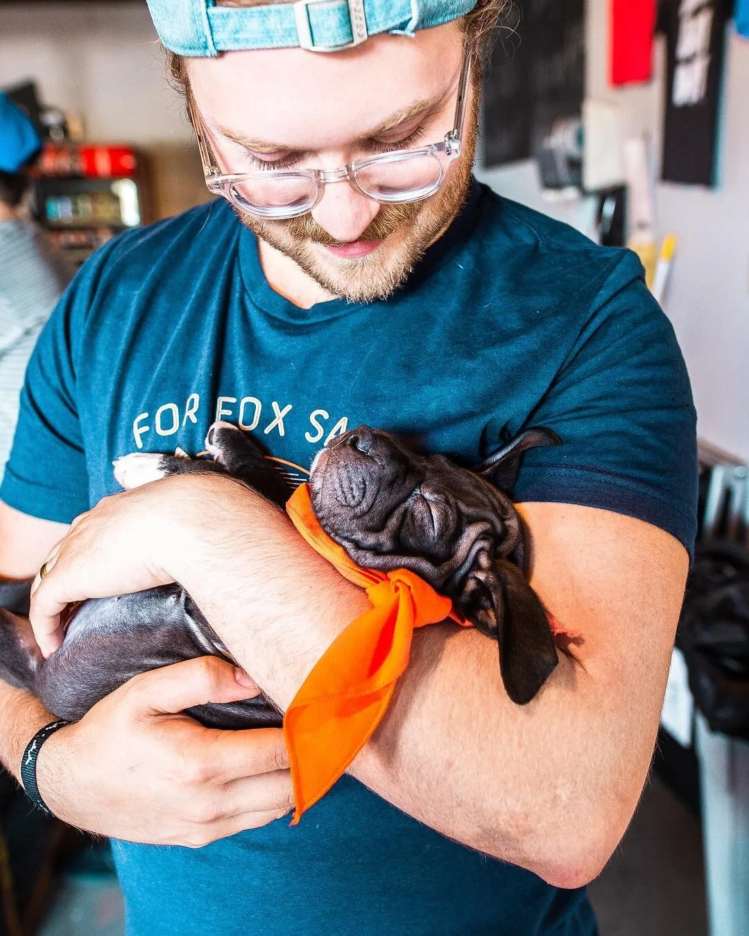 You have 5 DAYS LEFT until this year&rsquo;s Puppies &amp; Pilates for Parkinsons event! DO 👏🏻 NOT 👏🏻 MISS 👏🏻 IT. Event is officially SOLD OUT but you can still come get drinks and hang with some pups! @michaeljfoxorg @teamfoxnashville #givebac