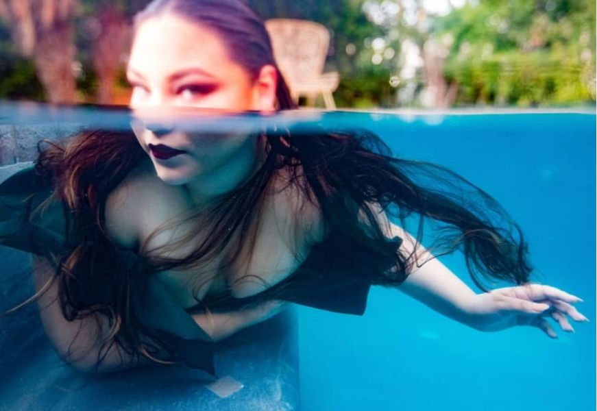 UnderwaterMakeup2.jpg