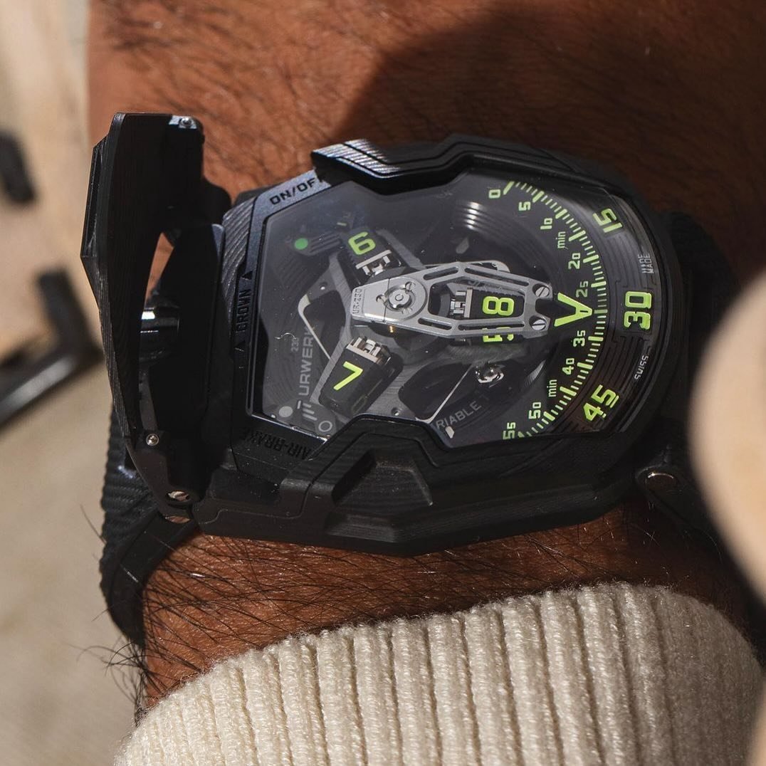 @urwerkgeneve UR-230 Eagle. URWERK has developed a world-first set of shock absorbers designed to protect the new UR-7.30 calibre via turbines. A first set of turbines is dedicated to attenuating the impact of any external shock, thereby guaranteeing