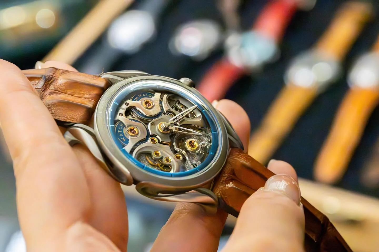 During Geneva Watch Days we are drawn by Holthinrichs Watches&rsquo; special edition, developed in collaboration with The Lavish Attic: the Ornament Nouveau &ldquo;SPIRIT OF BLUE&rdquo;.

This timepiece boasts a milestone feature Holthinrichs Watches