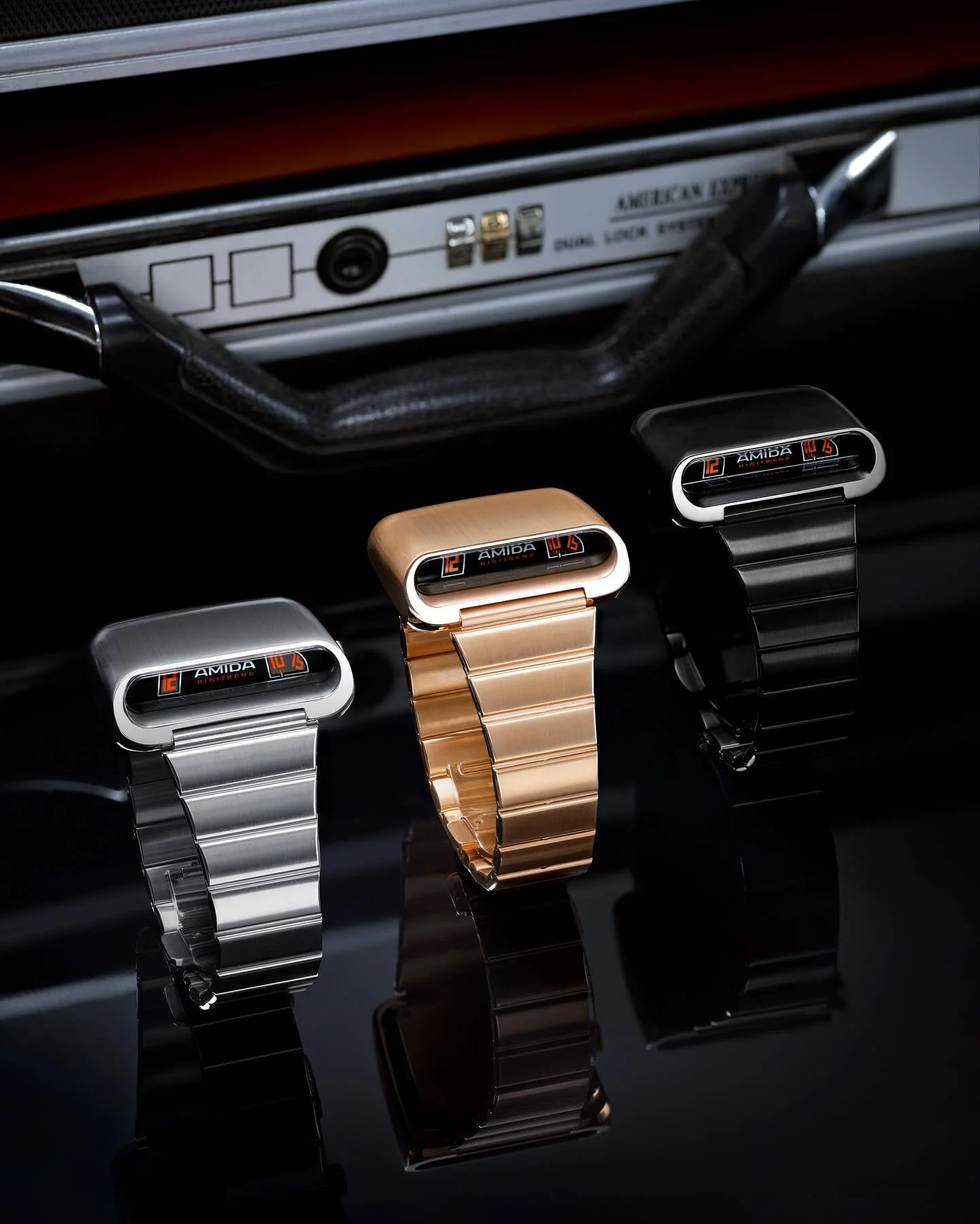 1970s AMIDA Digitrend: When Swiss watchmaking said “no” to 70s electronic hype… and won.
In an era obsessed with quartz movements, LEDs, and LCDs, this Space Age icon did things differently. It ran on hand-wound mechanical calibe