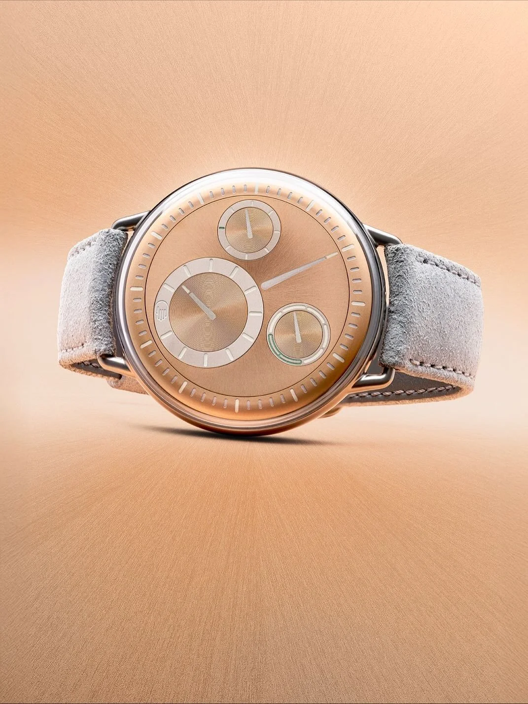 Warmth meets pure design &mdash; the Ressence TYPE 1 Round Rose Gold has arrived.

Ressence&rsquo;s first ever rose gold timepiece, limited to just 70 pieces worldwide, makes its debut at Dubai Watch Week 2025. Featuring a guilloch&eacute;-finished 4