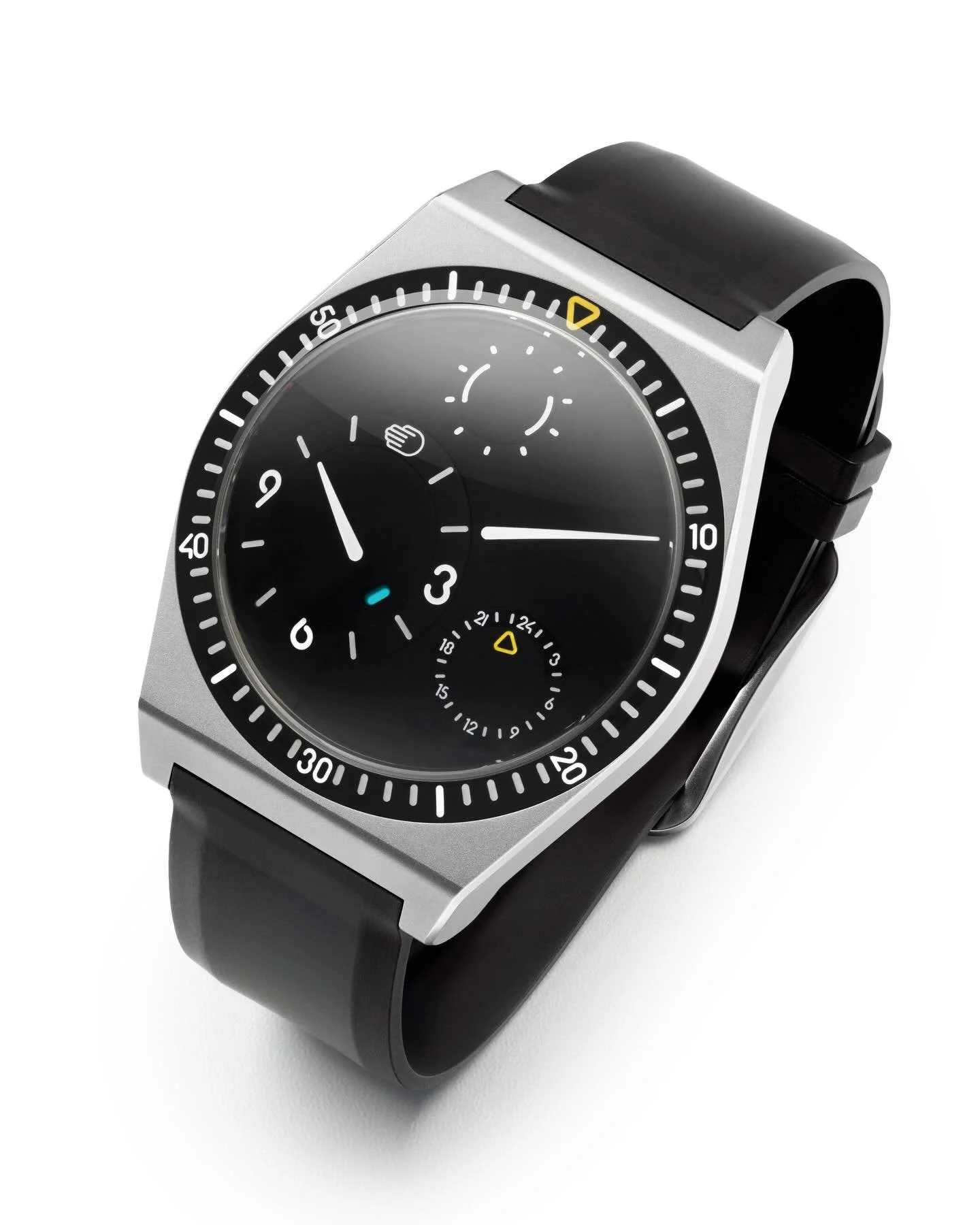 Introducing the NEW @ressence_watches TYPE 7 Black &amp; Cactus &mdash; where functionality meets modern luxury.

TYPE 7 Black: Deep, oil-filled dial with hyper-clear white indices (because legibility is non-negotiable for a tool watch). As Beno&icir