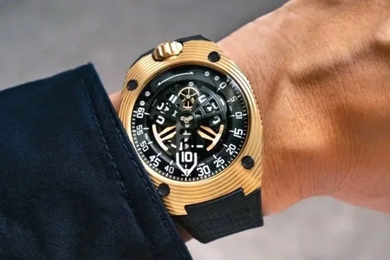 Urwerk UR-150 Golden Scorpion