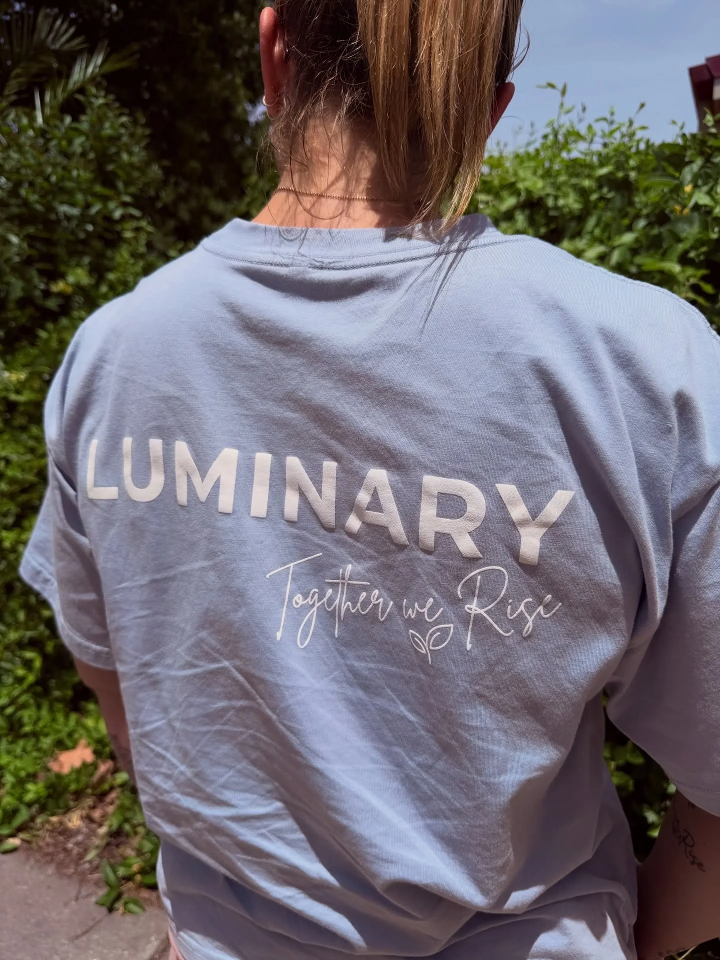 Sun, rain, repeat. 💜✨🌦️

Albury loves to keep us on our toes.
But the shirts are cute and the energy is high, no matter the forecast.
Rolling into 2026 looking absolutely fabulous. 💅🏼

#LuminaryLife #TeamCulture #AlburyWeather #SummerVibes #Workp