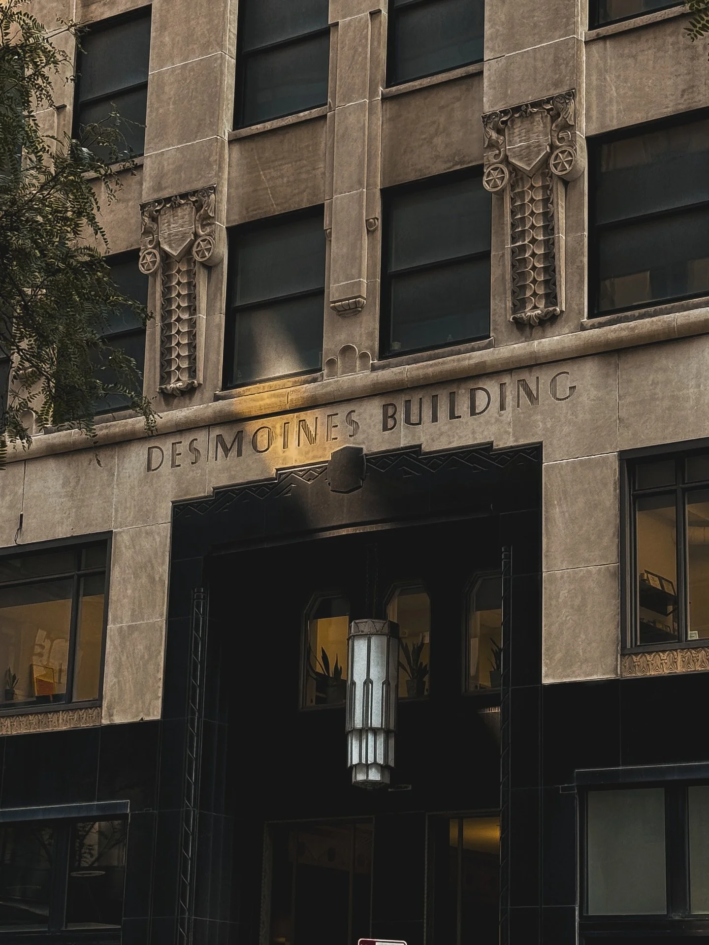 Might not be forever,
But if it&rsquo;s forever
it&rsquo;s even better.
#hiddendsm #downtowndsm #dsmusa #desmoines #desmoinesiowa #dsmia