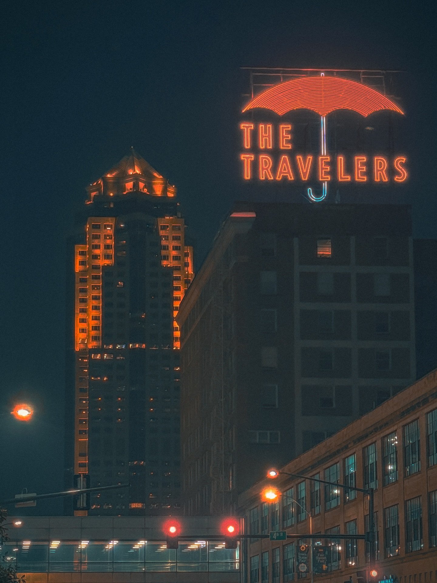 Hazier than smoking section of a Pizza Hut in 1995 out there lately.
#hiddendsm #dsmusa #desmoines #downtowndsm #desmoinesiowa #desmoinesphotographer