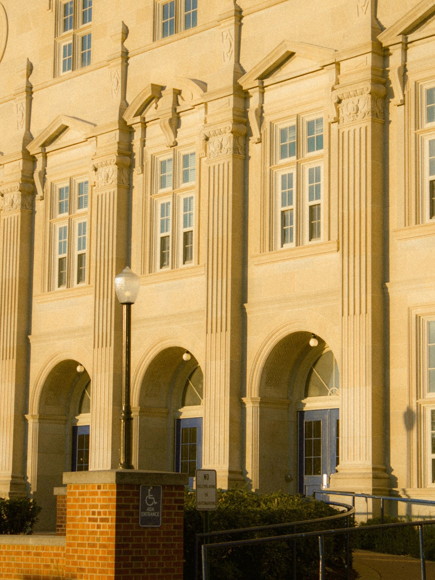 I&rsquo;ve uploaded 6 images from the Des Moines Metro area. Can you tell me where each image is? Some are easy, some not so much!
#hiddendsm #desmoines #dsmusa #downtowndsm #downtowndesmoines