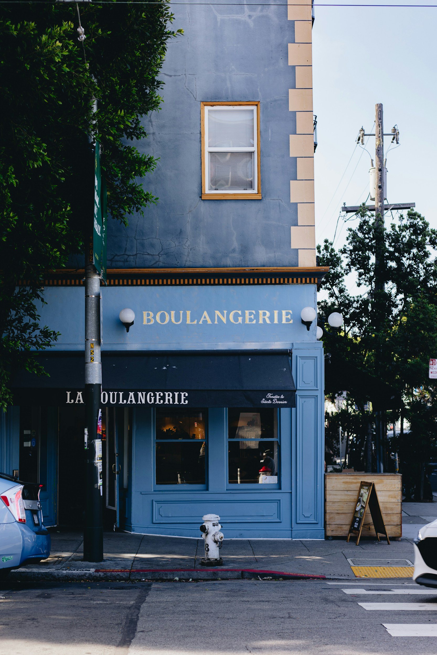 unsplash-image-0-Cl2Cf9evA.jpg