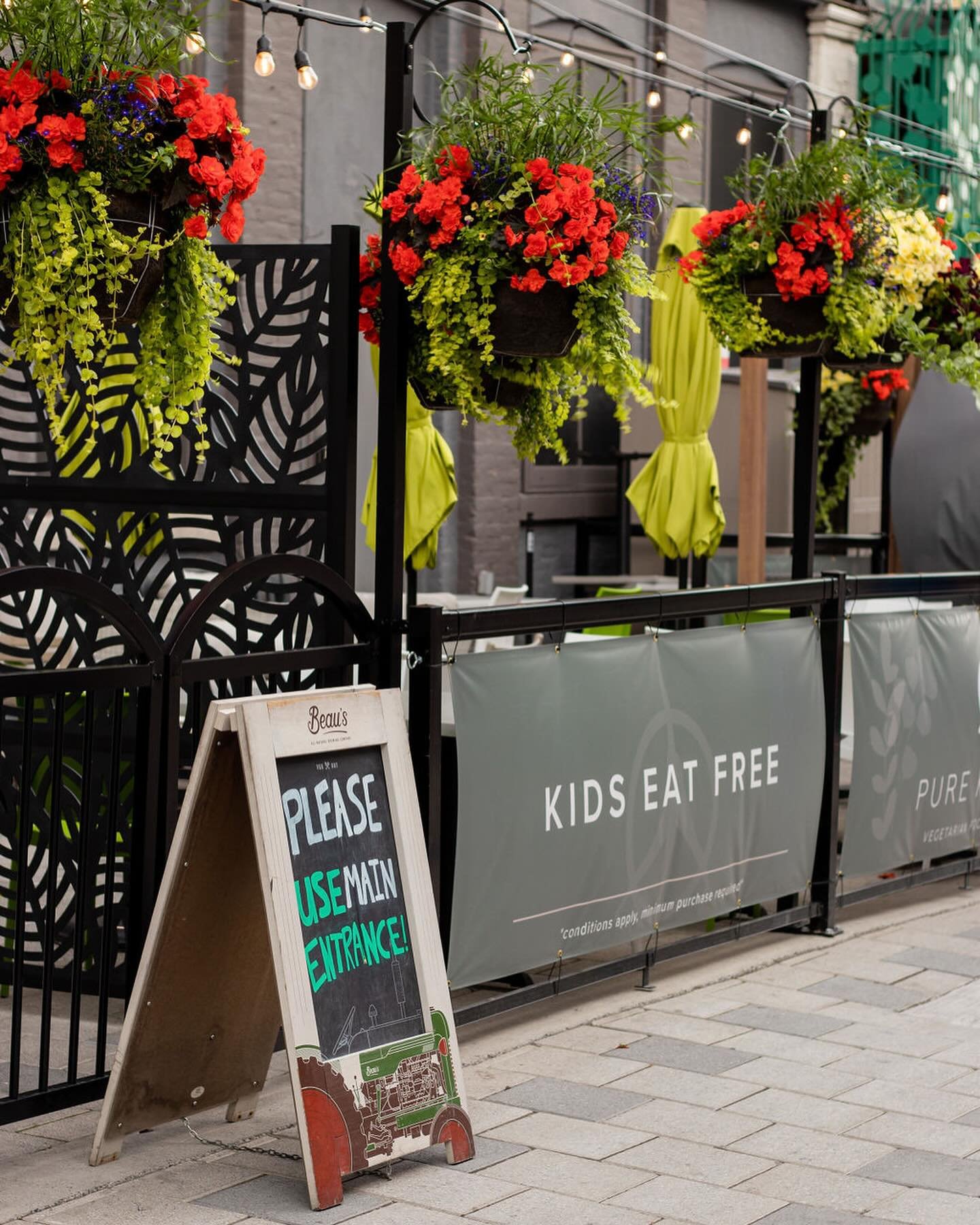 KIDS EAT FREE AT RIDEAU ⬇️

Come downtown and explore the Market, museums, shop and stop by Pure Kitchen Rideau with the whole fam! 

Also, Mother&rsquo;s Day is coming up! *hint hint. 

See our kids menu online. 
👉 @purekitchenottawa 

*some restri