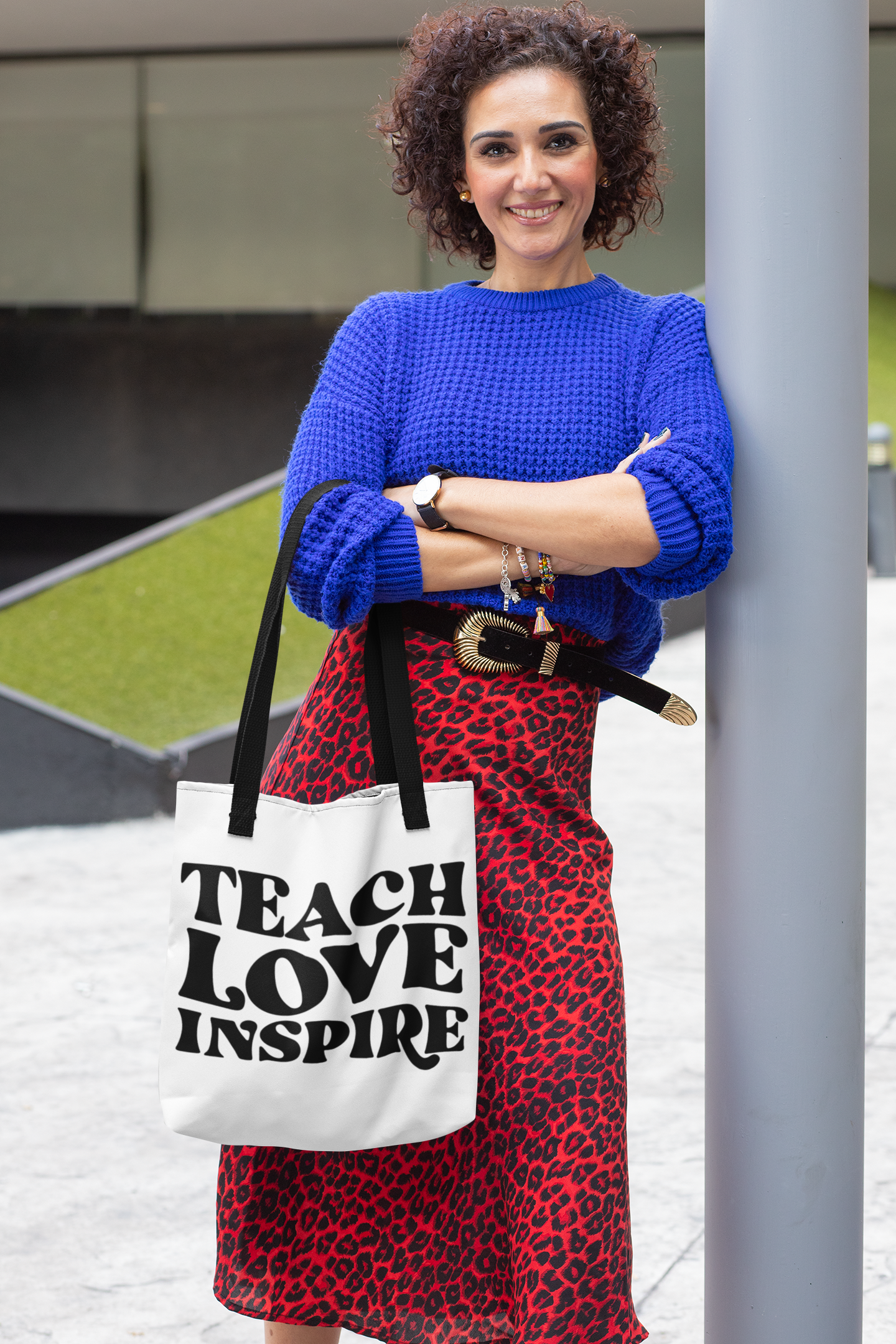 tote-bag-mockup-of-a-middle-aged-woman-leaning-against-a-lamp-post-31622.png