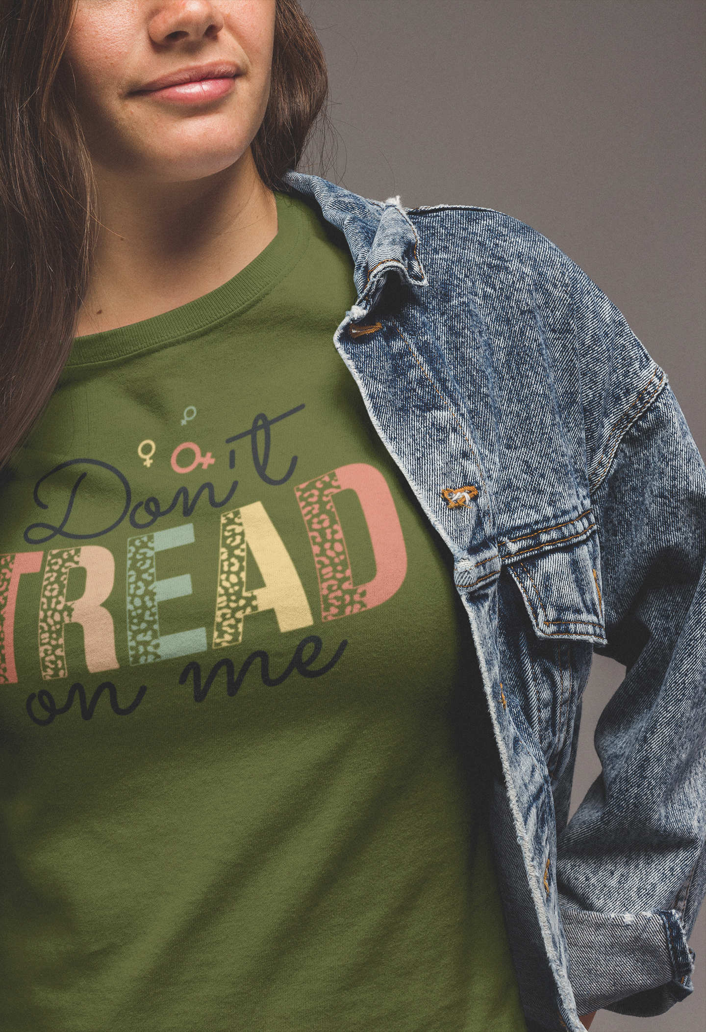 close-up-t-shirt-mockup-of-a-woman-wearing-a-denim-jacket-a20863.png