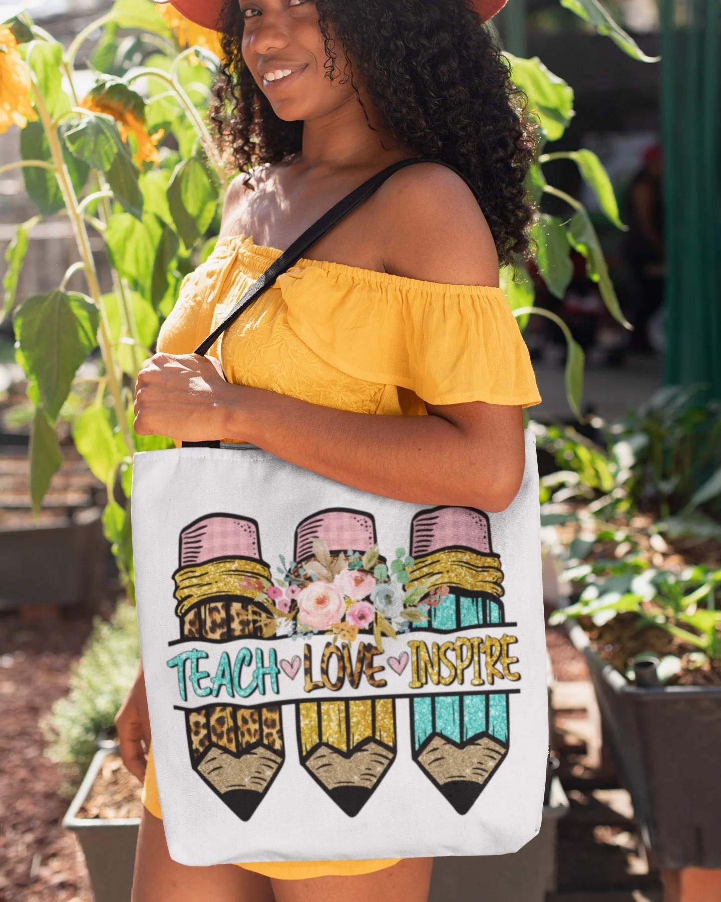 tote-bag-mockup-of-a-woman-.jpg
