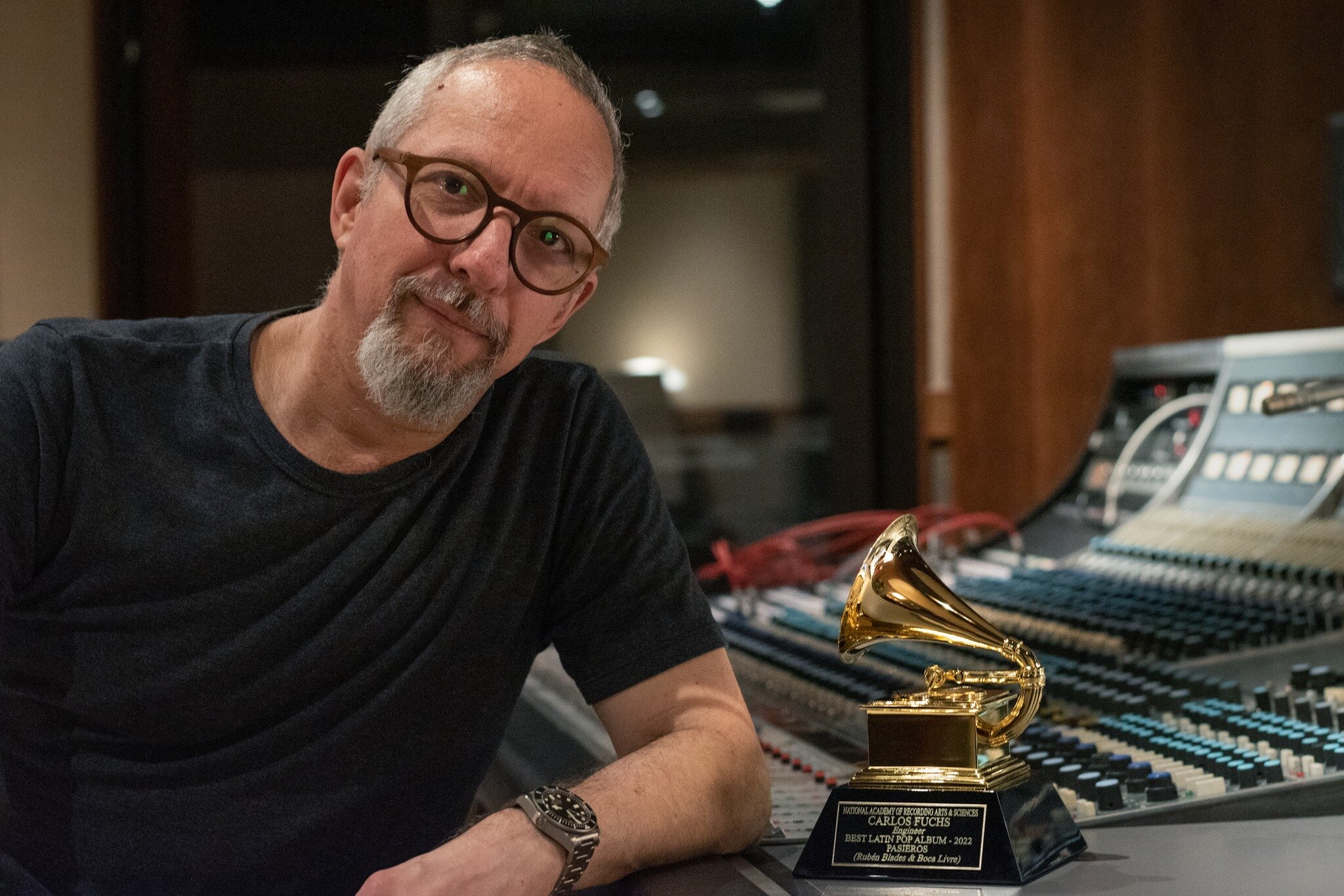 We&rsquo;re very proud of our senior engineer @tendadaraposa for winning the Best Latin Pop Album Grammy with Pasieros, from @ruben.blades and Boca Livre!
Fuchs has been part of Arda Recorders from the beginning and is an amazingly talented producer 