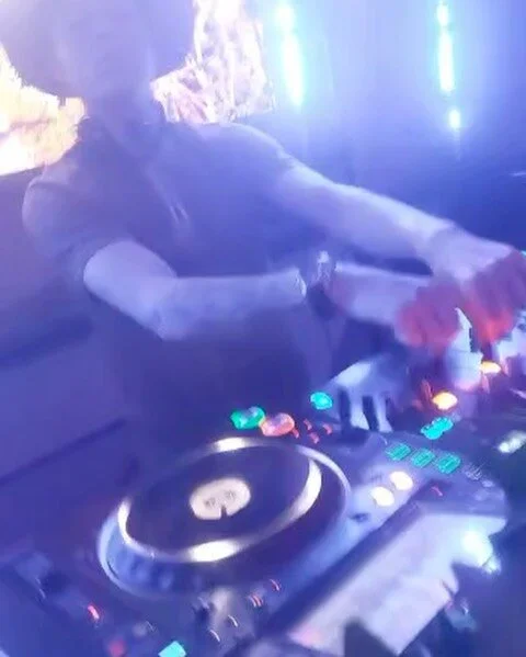 A few clips from my set at @secretclubchi, which one is your favourite?? 

Massive thank you to everyone that turned up and got involved🔥

And a massive thank you to @liss.cate20 for capturing the whole set, more clips coming soon✌🏻💜