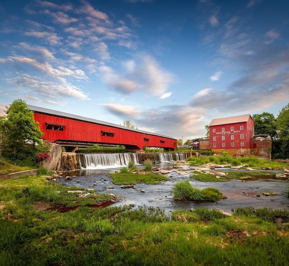 Welcome to the beautiful and historic Bridgeton Covered Bridge &amp; Mill📍❤️ Known as &ldquo;Indiana&rsquo;s Most Famous Covered Bridge&rdquo;.

Fun Facts:
&bull; The Bridgeton Mill is the oldest continually operating mill in Indiana.
&bull; The dam