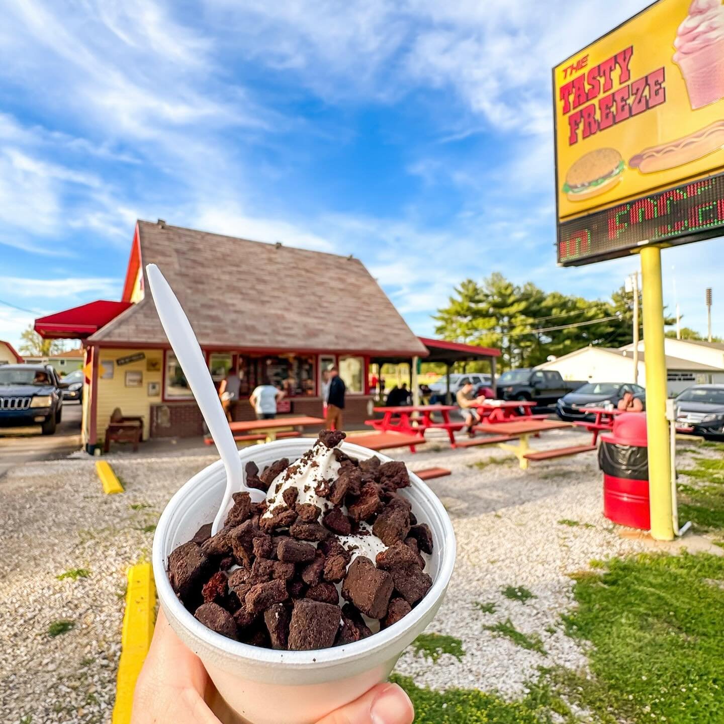 Welcome to The Tasty Freeze in Parke County Indiana! 🌭 Since 2001, The Tasty Freeze has been serving up the best ice cream, hot dogs, hamburgers, and more. Stop by for one of their famous loaded milkshakes! ☀️🍦
