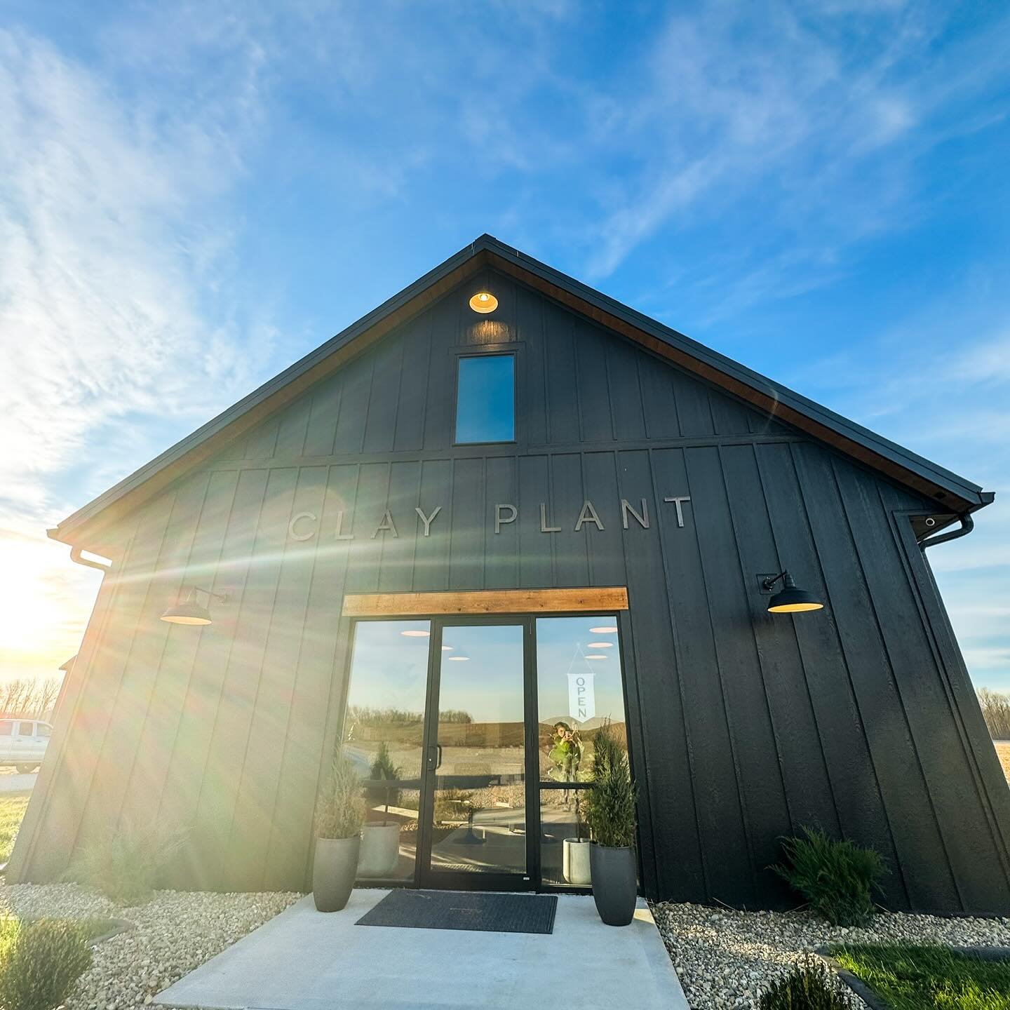 Have you visited @theclayplant Pottery Studio in Parke County, Indiana?! ✨

The Clay Plant offers wheel-throwing classes, paint-your-own pottery, and shopping. They are famous for their &ldquo;drippy&rdquo; mugs and &ldquo;glaze gloop&rdquo; rings. 
