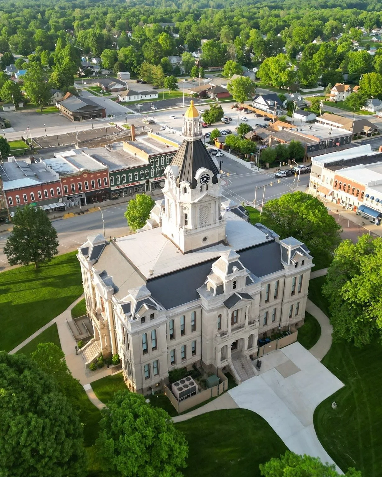 Support local Parke County this weekend on November 29th for #SmallBusinessSaturday! 💙

See places to shop at ➡️ www.coveredbridges.com/things-to-do&rdquo;l