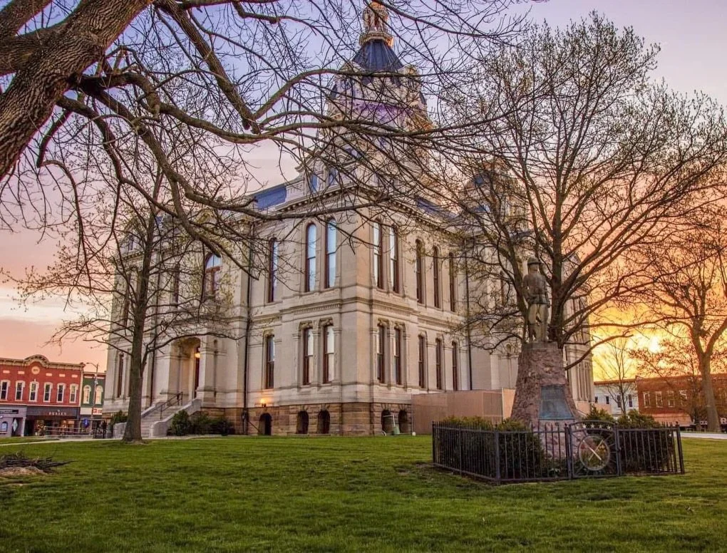 Parke County Courthouse 📍 Constructed 1879 - 1882 with original cost of $79k. 

Fun fact: The courthouse lawn was surrounded by a black iron fence for many years. In 1920, it became unstylish and was removed. Some of the remaining fence is now used 
