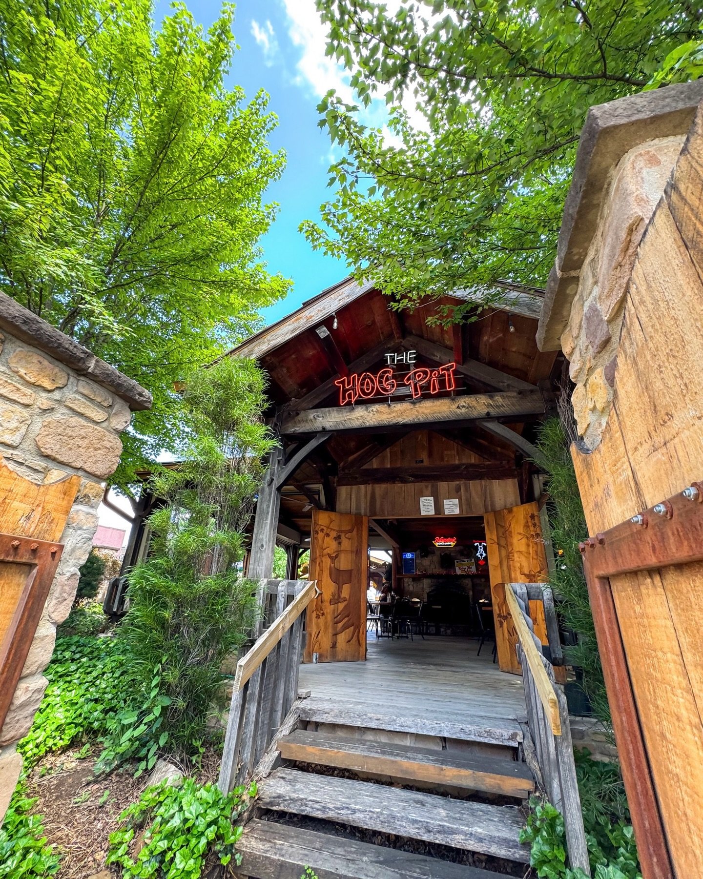 Get excited because the Hog Pit at Thirty-Six Saloon is opening THIS WEEKEND, Friday, April 17th, from 11am-10pm! 🐗🍔🍗 

Make sure to stop by this biker bar/bbq joint during your trip to #ParkeCounty! Great food, cold beer &amp; live music! 🍺