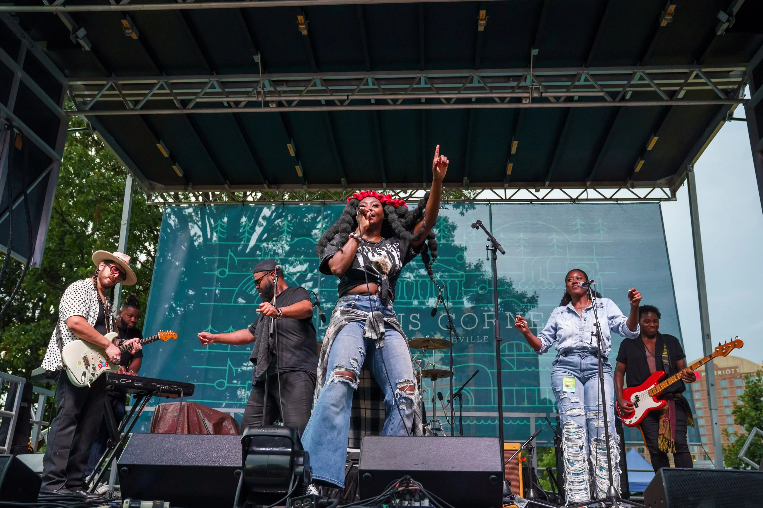 Musicians Corner 9.5.25 - @VonRphoto-76.jpg
