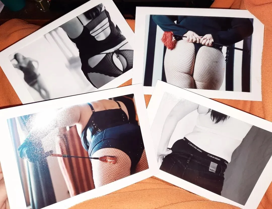 I've got TWO sets of the Butts Series. $22 per set of four or $6 per card.  Available this Saturday at the Shop Small Open House at @thestudio_stc , 12-4pm.

#StraylightCreative #ShopSmallSaturday #ShopSmall #ShopLocal #TheStudioSTC #butts #GreetingC