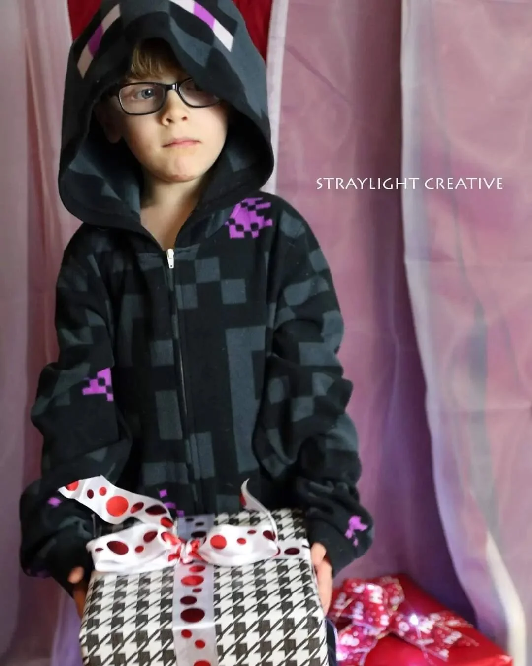 Creeping for presents...

#StraylightCreative #Presents #StudioPhotography #Festive #CreeperPJs #HolidayPhotos #Kids #KidPhotography #Minecraft