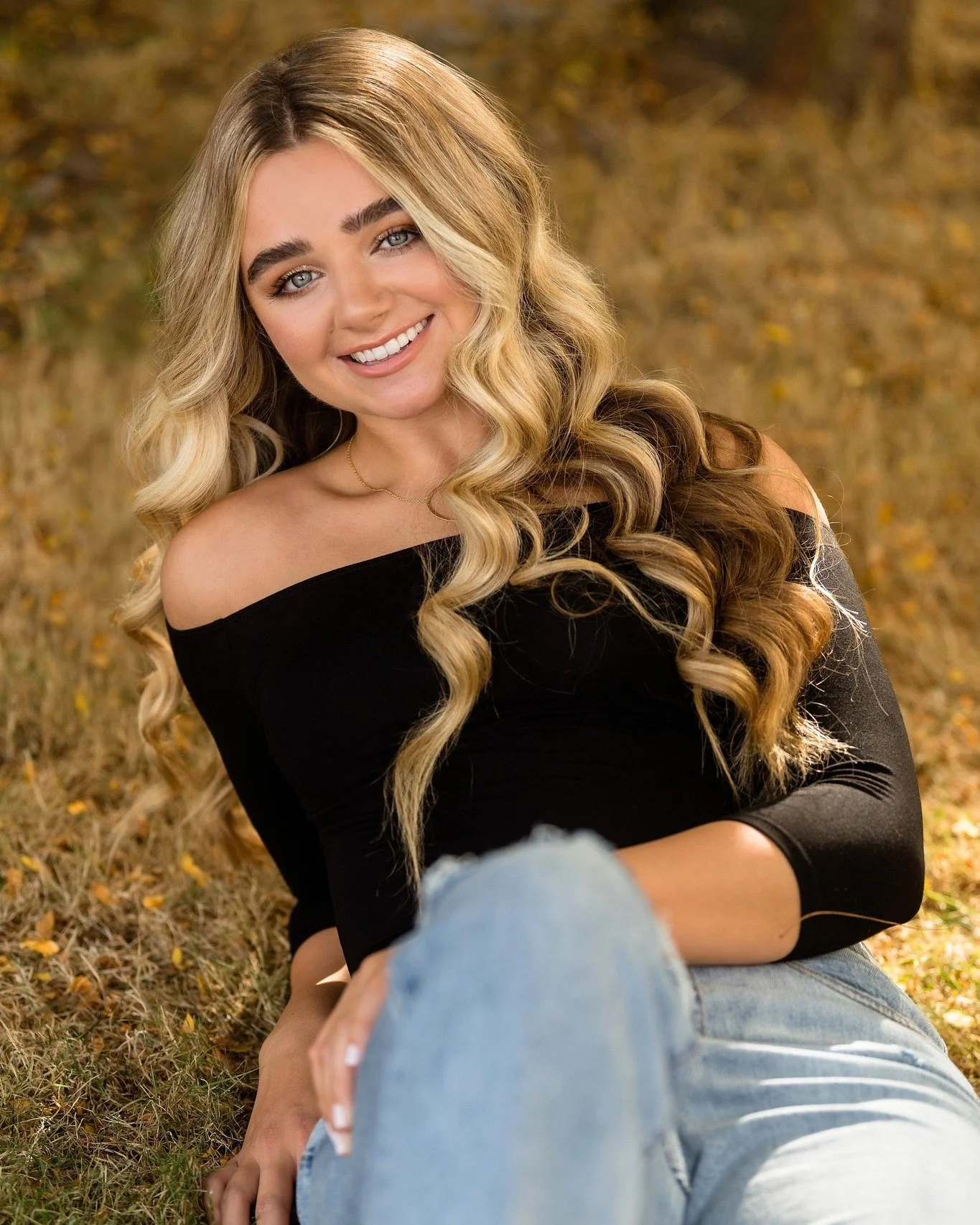 Did you know we offer professional hair & makeup before your photoshoot?💄✨ Talk about the BEST way to relax + be pampered before stepping on set!
#issaquahphotographer #bellevuephotographer #sammamishphotographer #studiobseniors #studiobgirls #