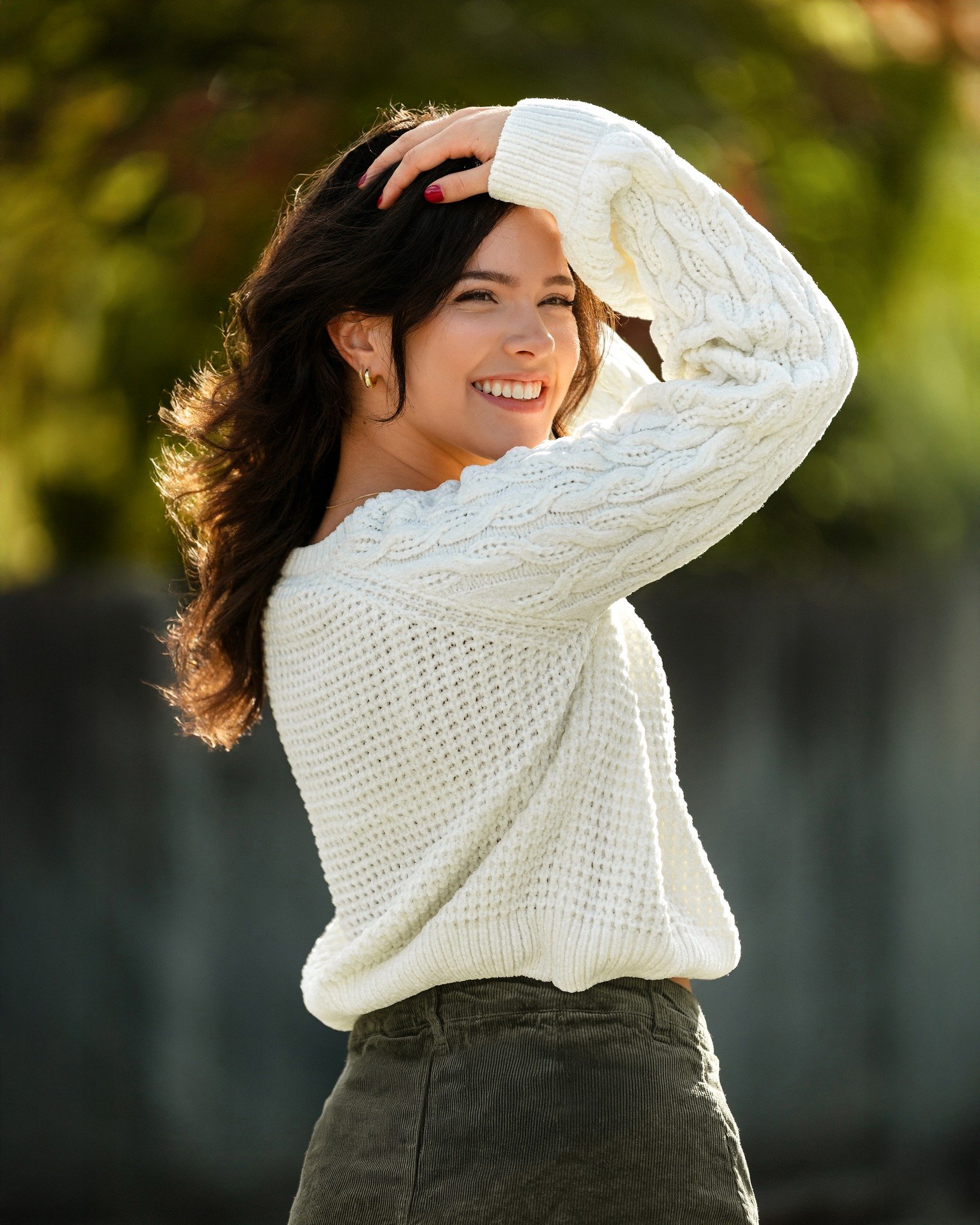 Miss Genevieve is simply radiant from the inside out 🤍

#studiobseniors #studiobgirls #youonyourbestday #issaquahphotographer #bellevuephotographer #sammamishphotographer #seattlephotographer