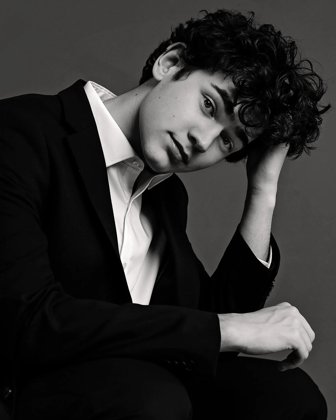 Did you know we photograph Senior Pictures every month of the year? It&rsquo;s never too late to celebrate your graduation milestone!

#studiobguys #studiobseniors #studiobportraits #seniorpictures #youonyourbestday #issaquahphotographer #issaquahsen