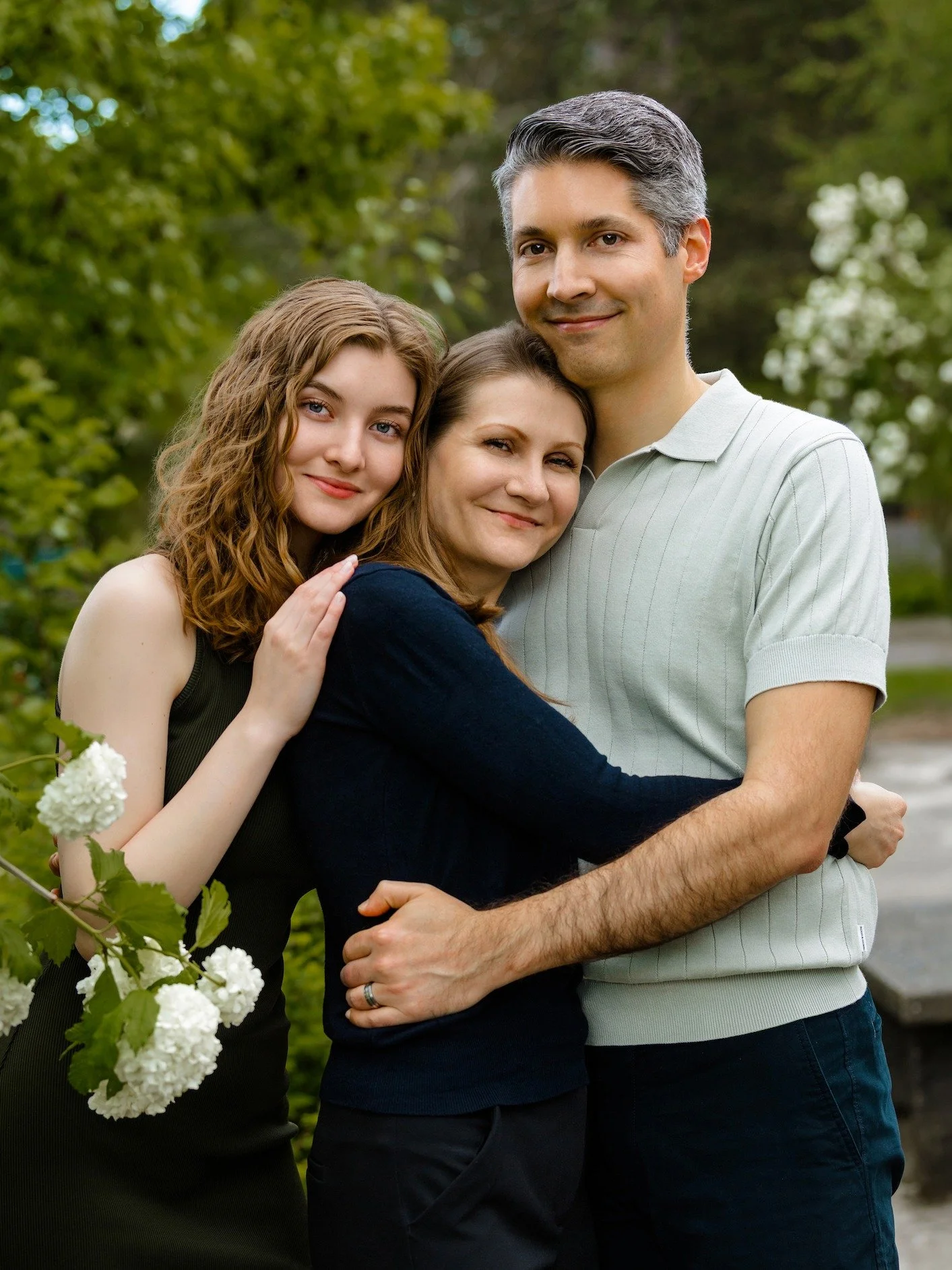 When model vibes run in the family 🤩

#studiobfamilies #seattlephotographer #sammamishphotographer #studiobportraits #familyportraits