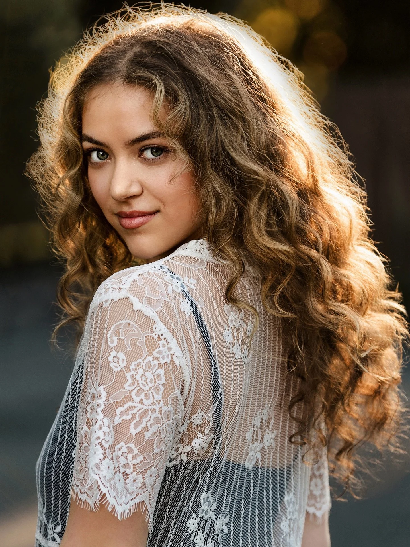 To anyone needing inspiration for Senior Pictures that are both insanely fierce + beautifully sweet&hellip;we&rsquo;ll just leave these right here ✨

#studiobgirls #studiobportraits #seniorpictures #issaquahphotographer #luxuryseniorportraits