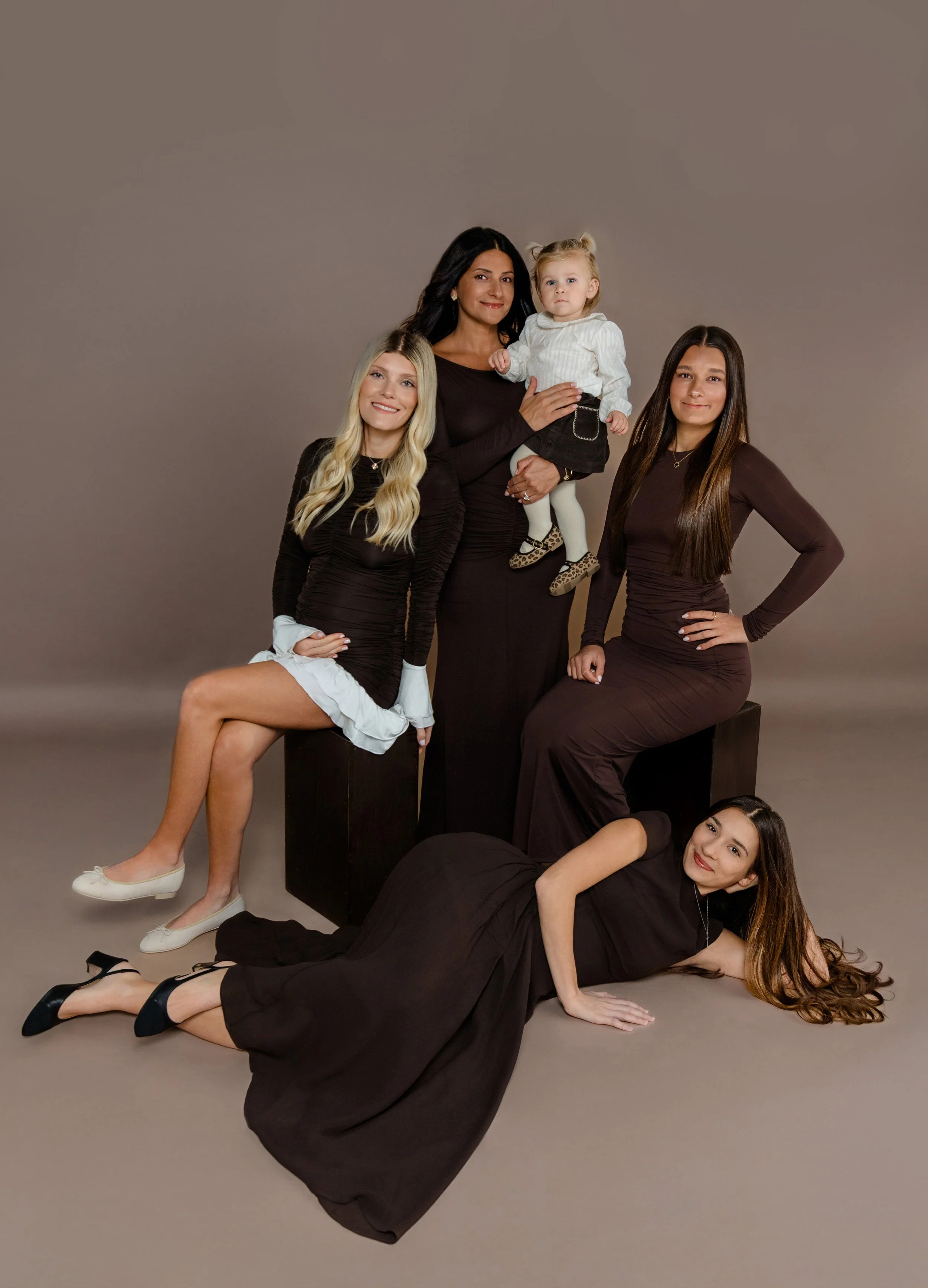 Studio B Portraits_best editorial multigenerational family photoshoot issaquah
