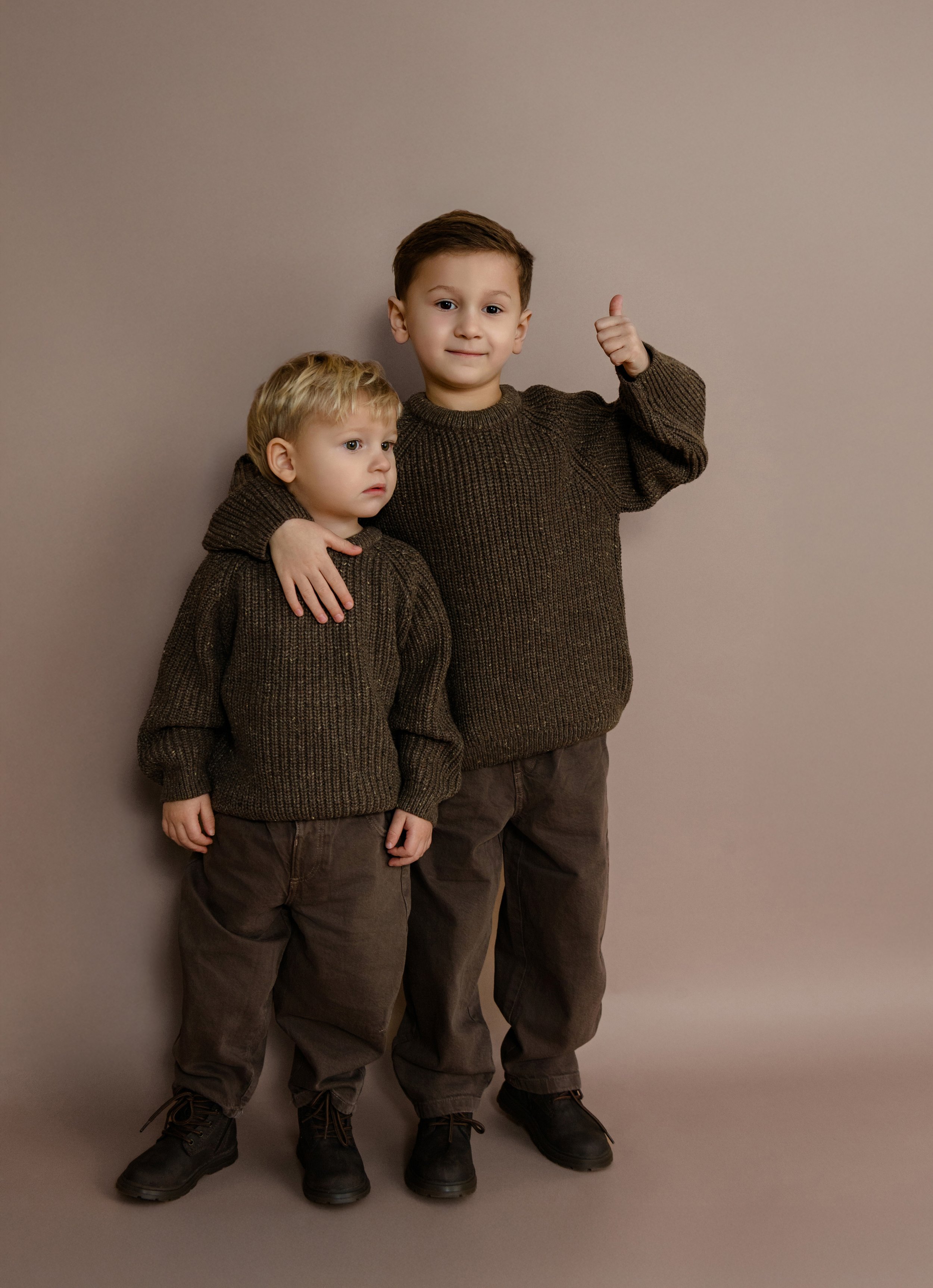 Studio B Portraits_best editorial multigenerational family photoshoot clyde hill