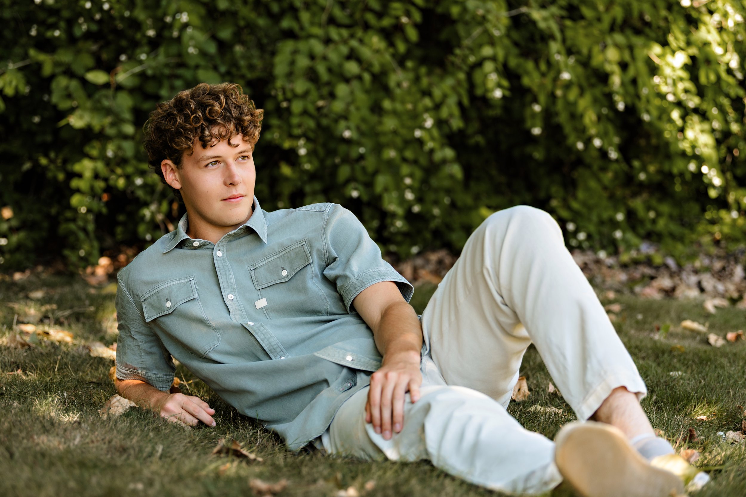 Mom-Approved Style: The Senior Guy’s Guide to What to Wear for Senior Pictures